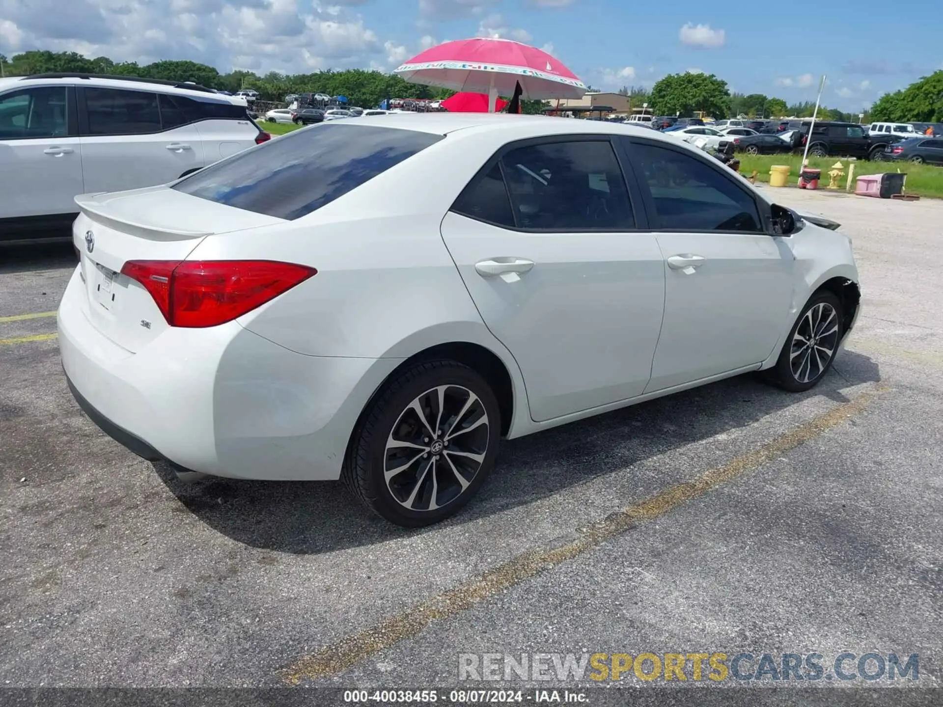4 Photograph of a damaged car 5YFBURHEXKP880506 TOYOTA COROLLA 2019