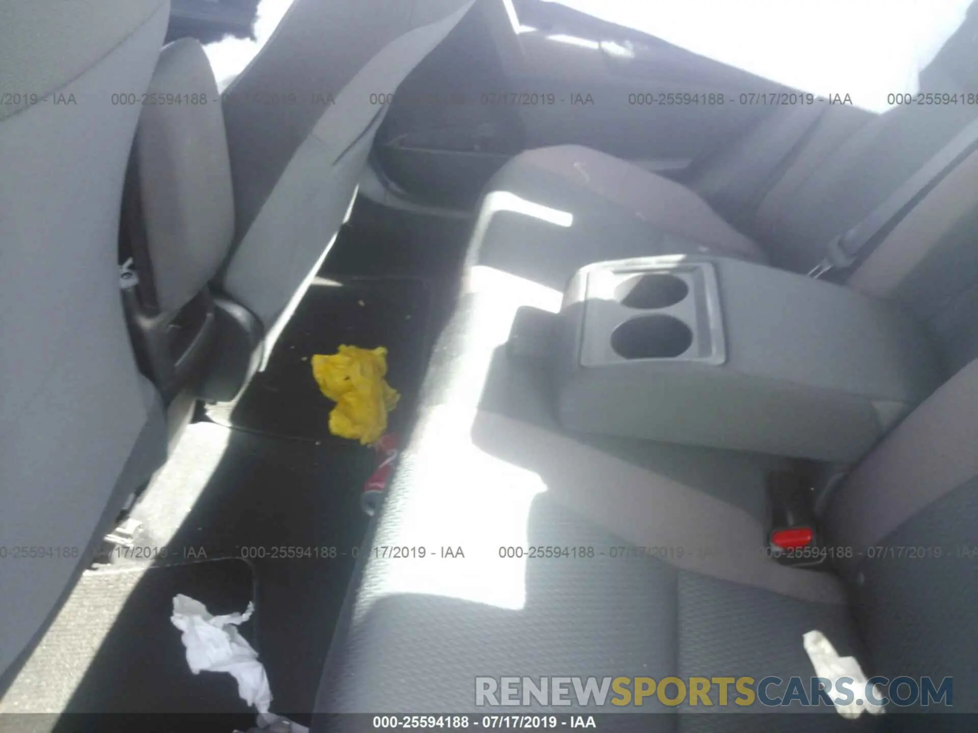 8 Photograph of a damaged car 5YFBURHEXKP882322 TOYOTA COROLLA 2019