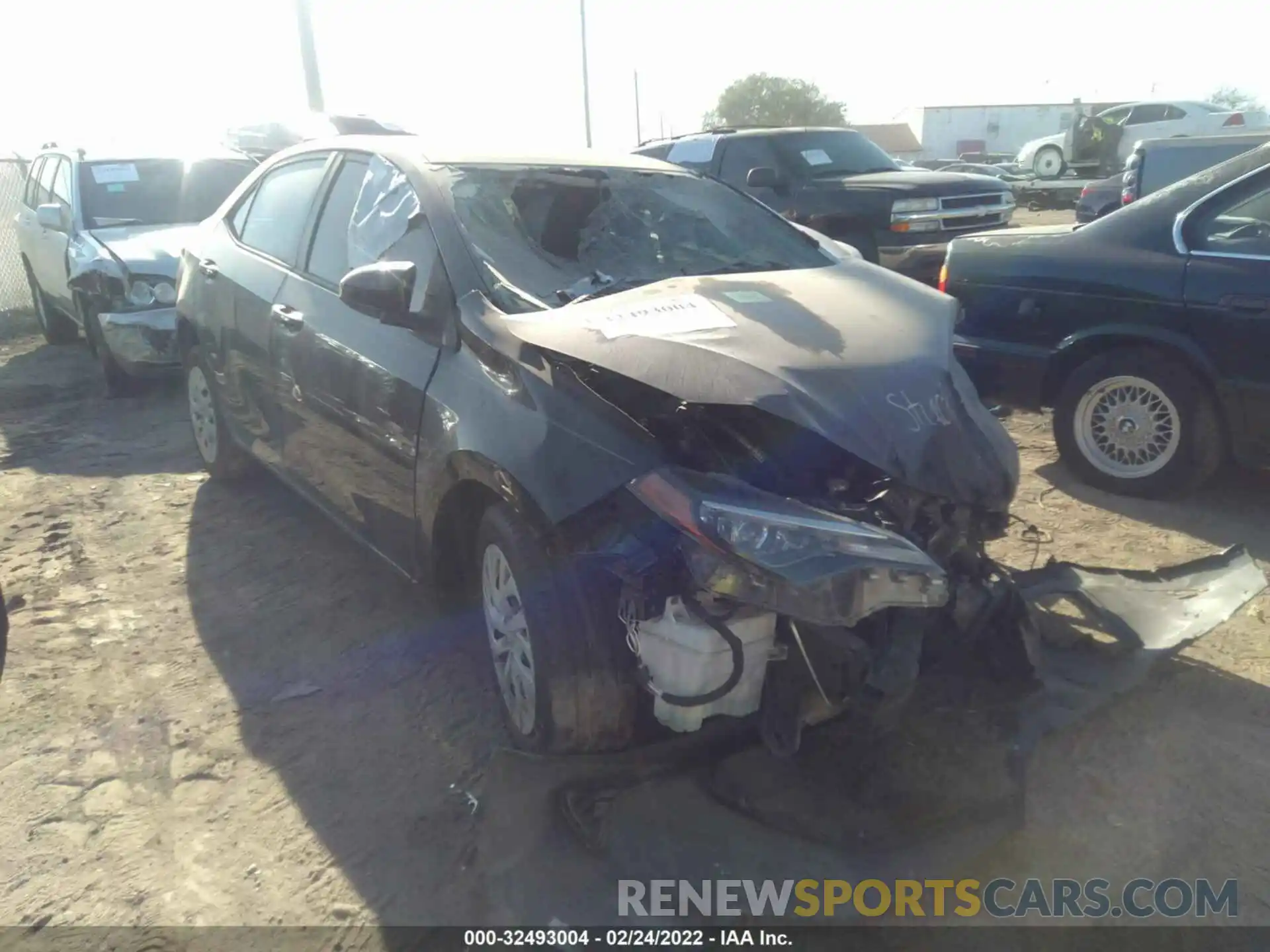 1 Photograph of a damaged car 5YFBURHEXKP883387 TOYOTA COROLLA 2019