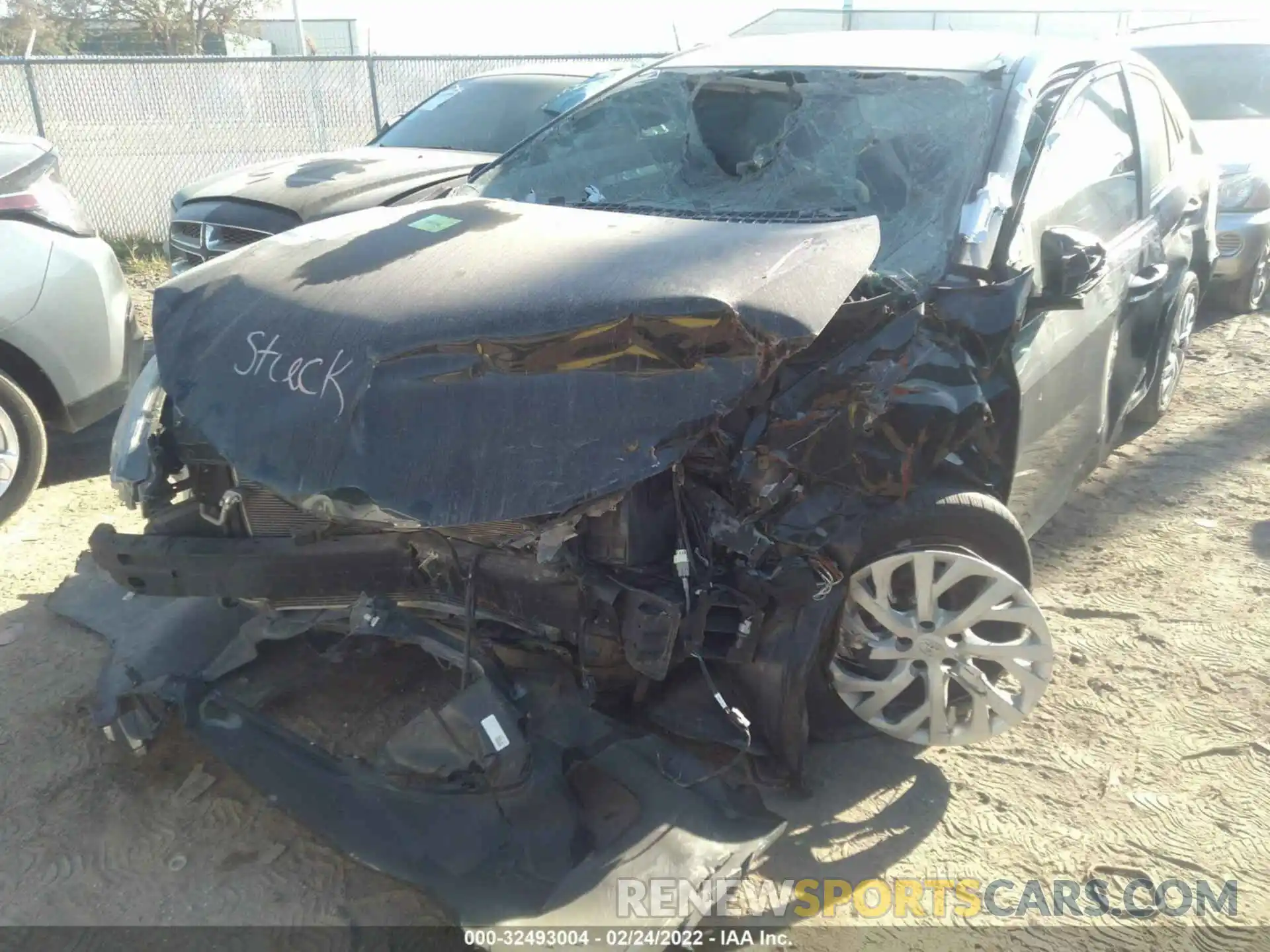 6 Photograph of a damaged car 5YFBURHEXKP883387 TOYOTA COROLLA 2019