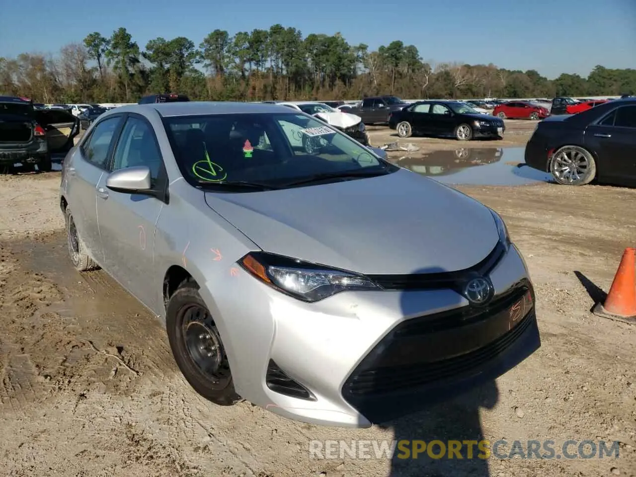 1 Photograph of a damaged car 5YFBURHEXKP884202 TOYOTA COROLLA 2019