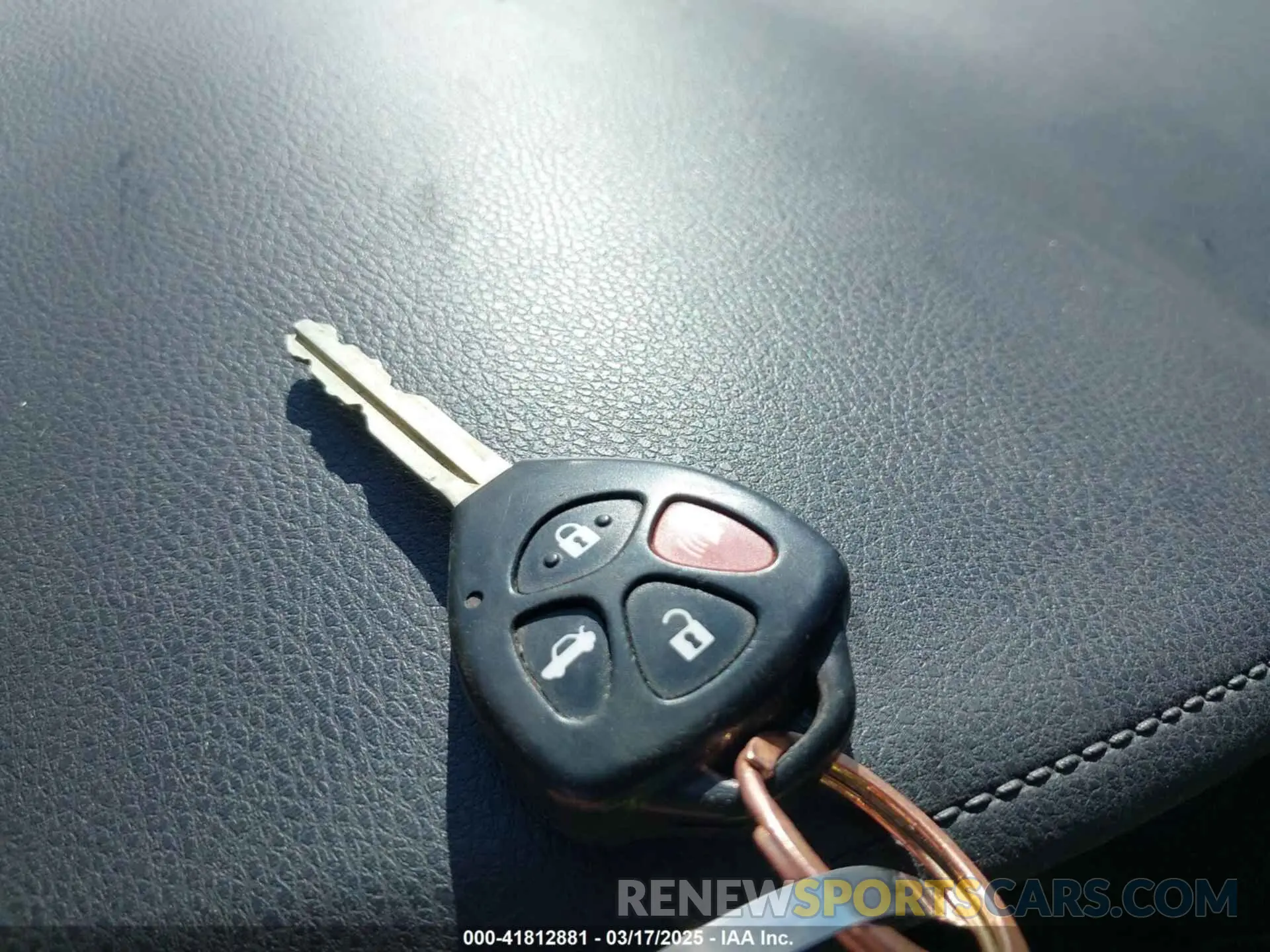 11 Photograph of a damaged car 5YFBURHEXKP884653 TOYOTA COROLLA 2019