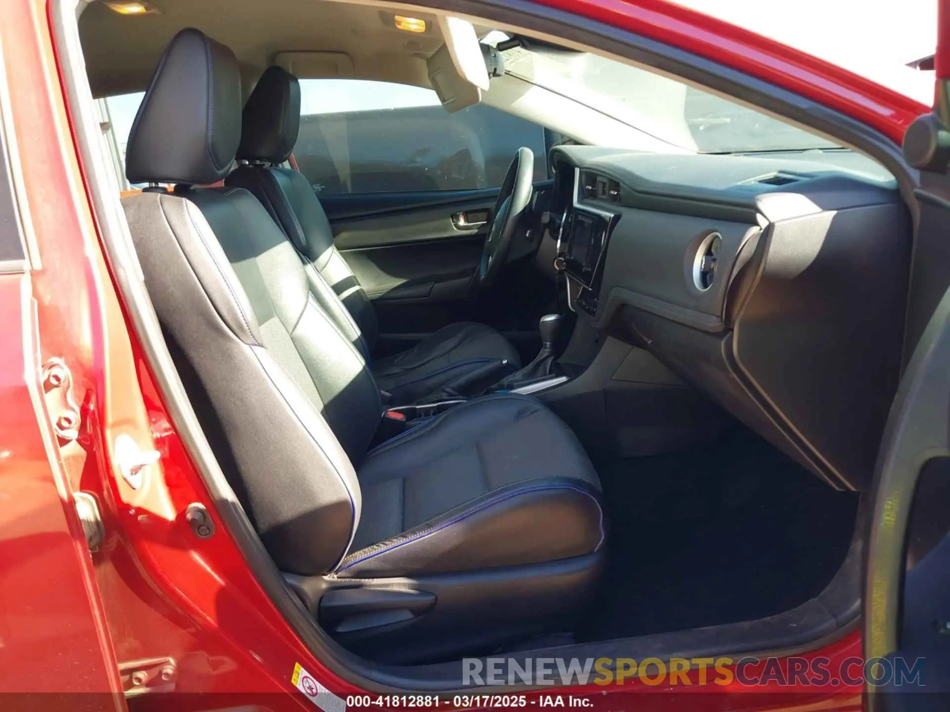 5 Photograph of a damaged car 5YFBURHEXKP884653 TOYOTA COROLLA 2019