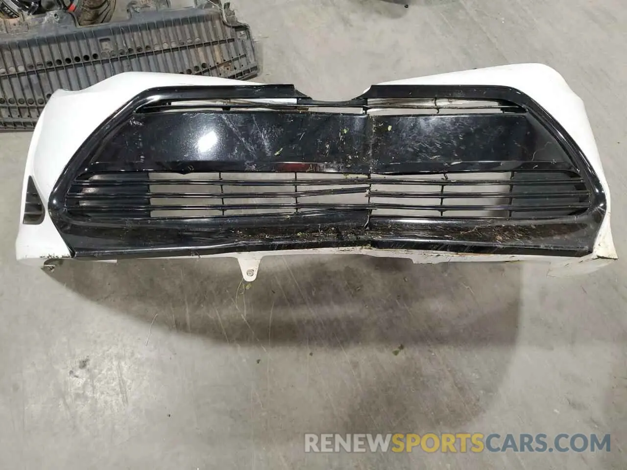 12 Photograph of a damaged car 5YFBURHEXKP884717 TOYOTA COROLLA 2019