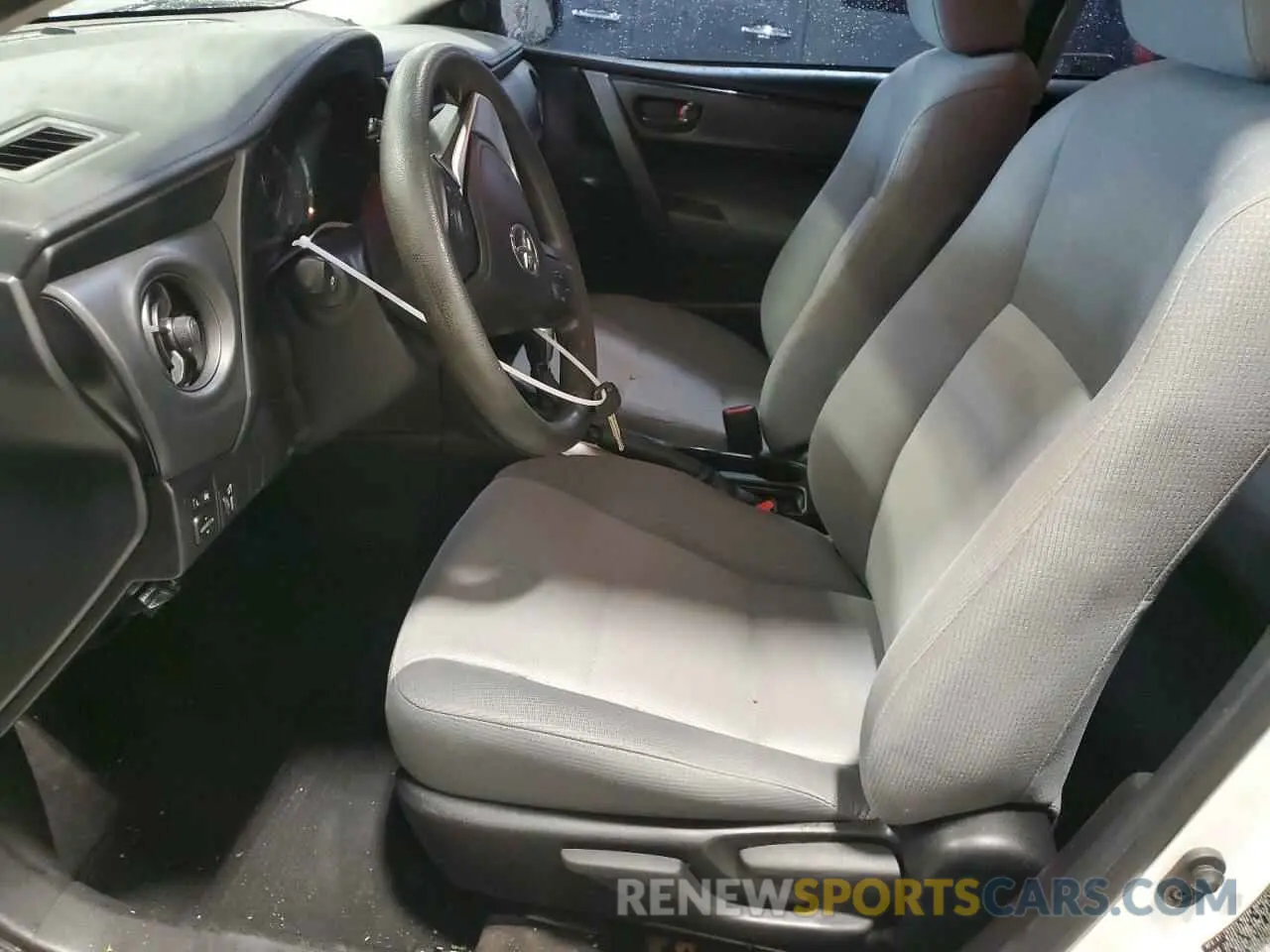 7 Photograph of a damaged car 5YFBURHEXKP884717 TOYOTA COROLLA 2019