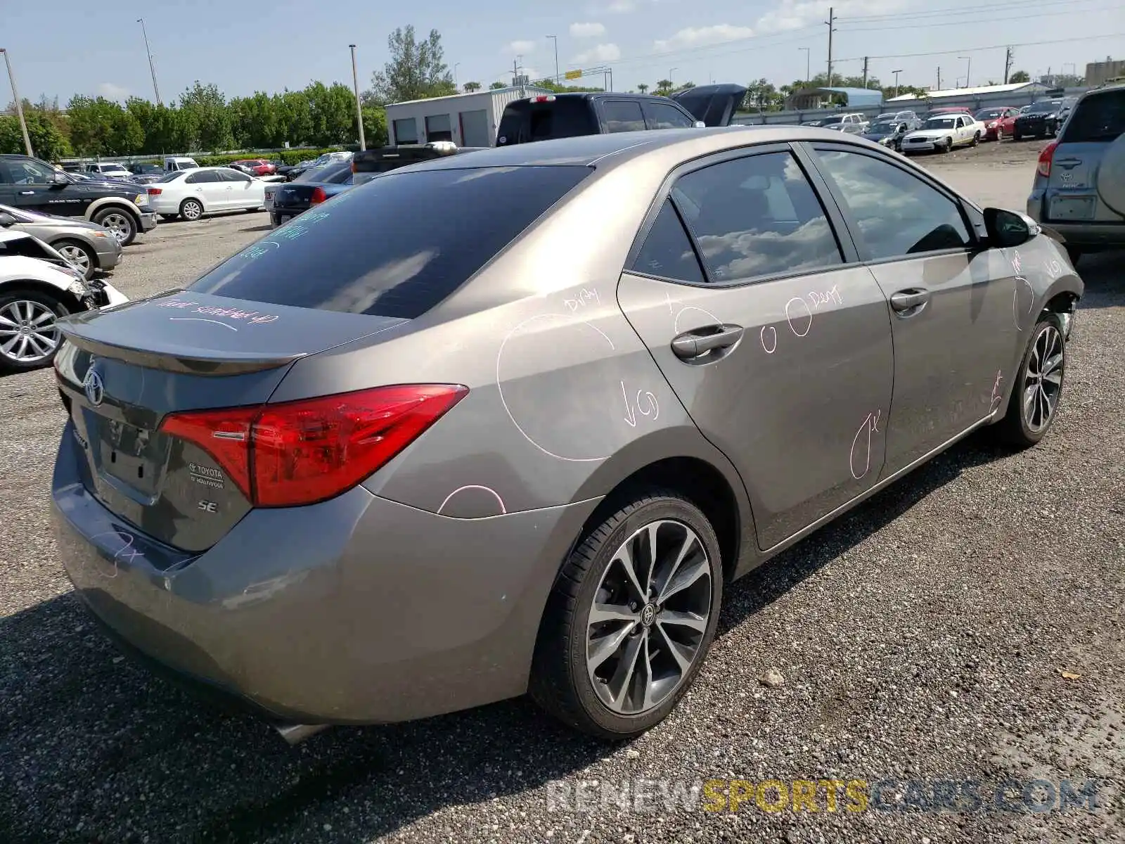 4 Photograph of a damaged car 5YFBURHEXKP884961 TOYOTA COROLLA 2019