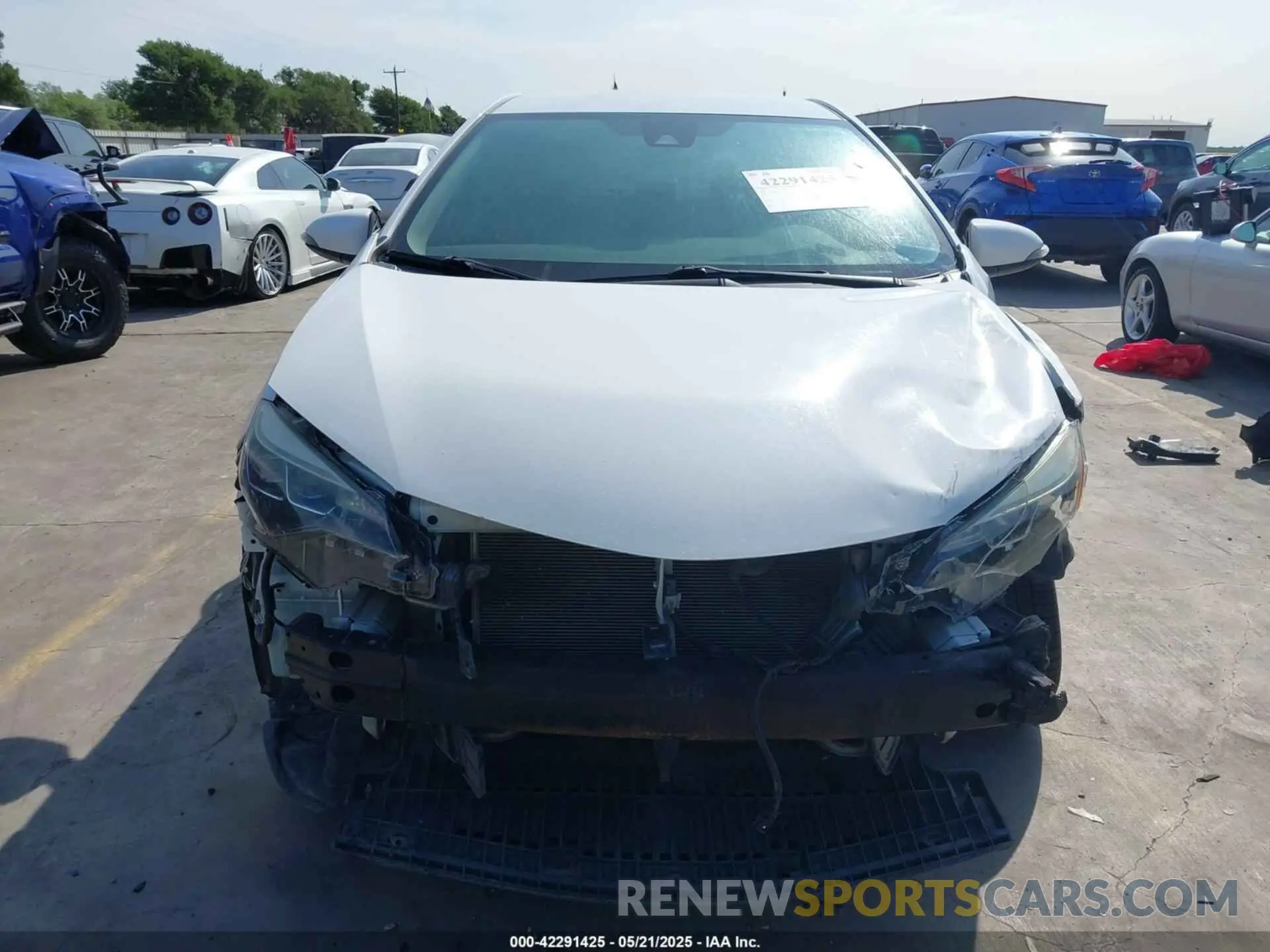 18 Photograph of a damaged car 5YFBURHEXKP885270 TOYOTA COROLLA 2019