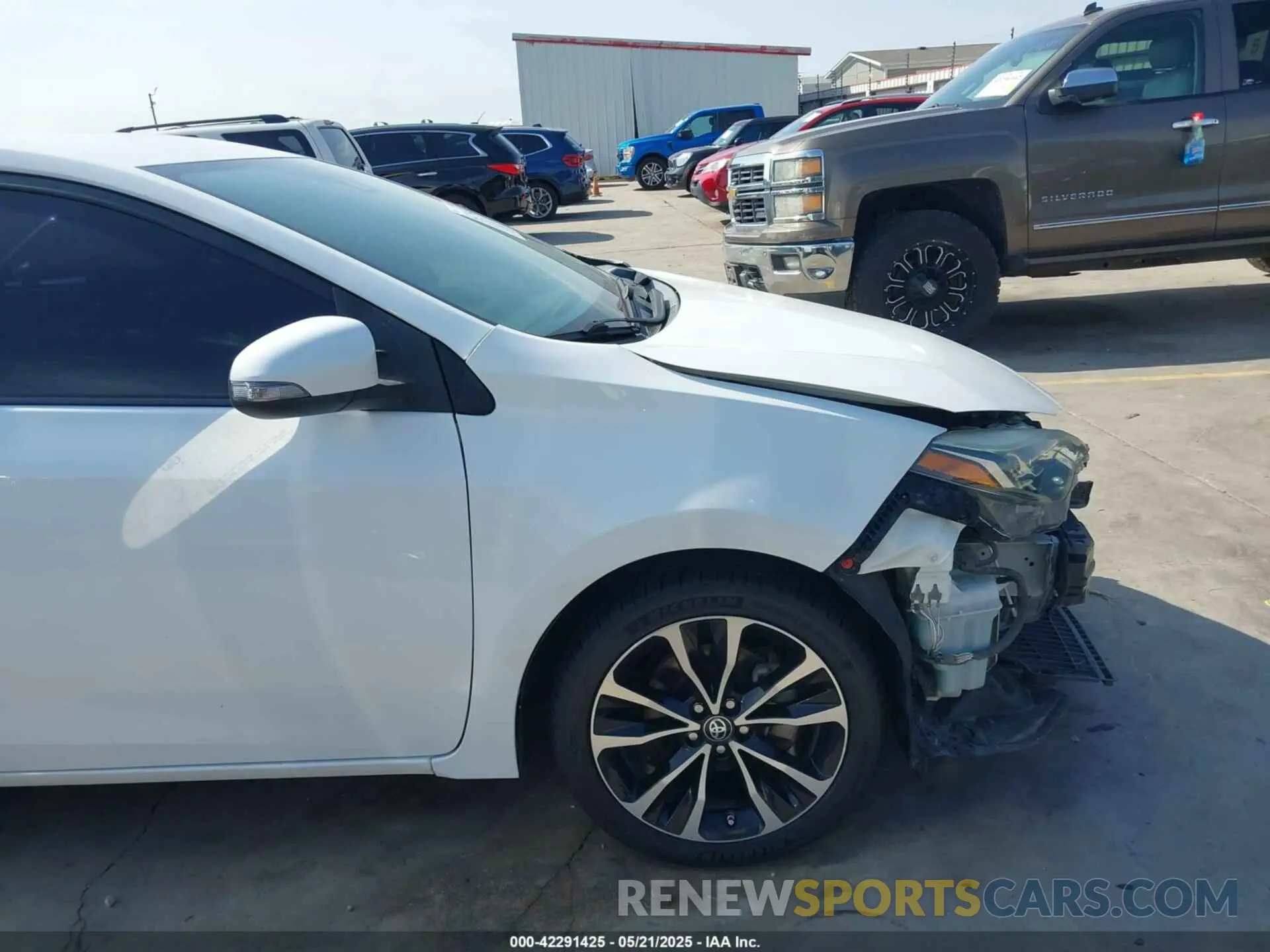19 Photograph of a damaged car 5YFBURHEXKP885270 TOYOTA COROLLA 2019