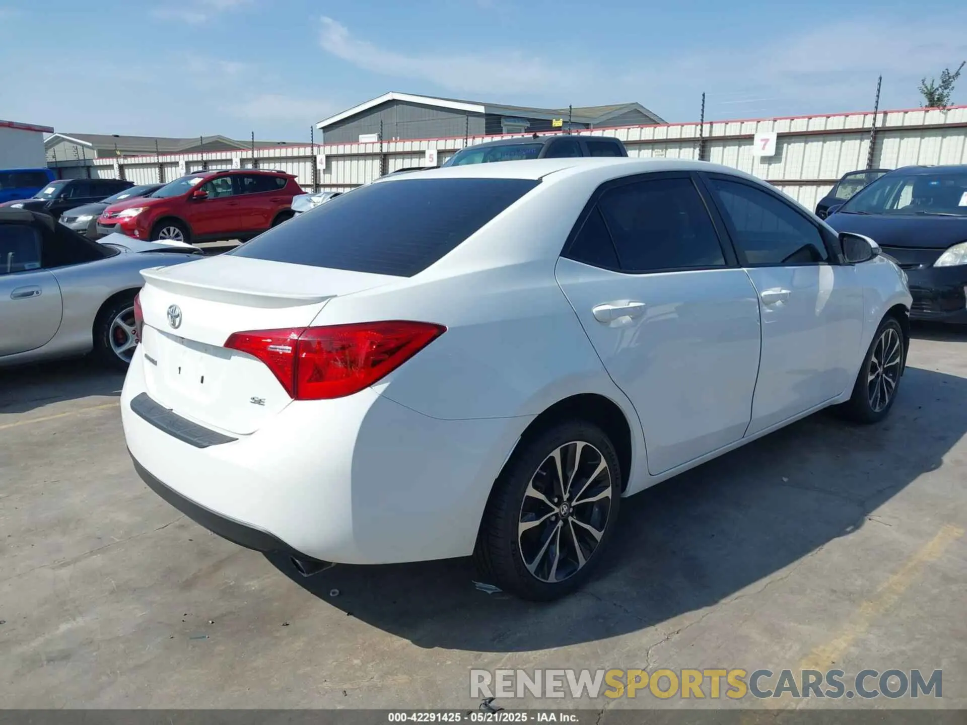 4 Photograph of a damaged car 5YFBURHEXKP885270 TOYOTA COROLLA 2019