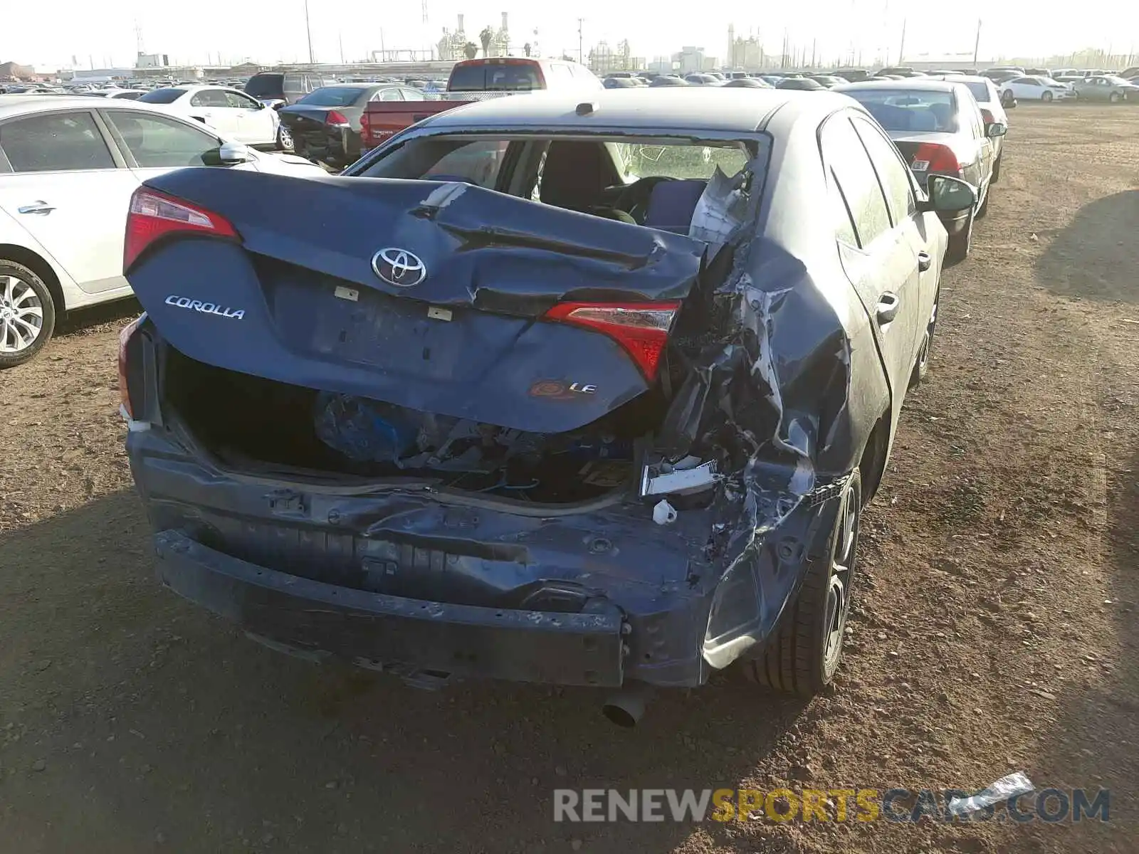 4 Photograph of a damaged car 5YFBURHEXKP887018 TOYOTA COROLLA 2019