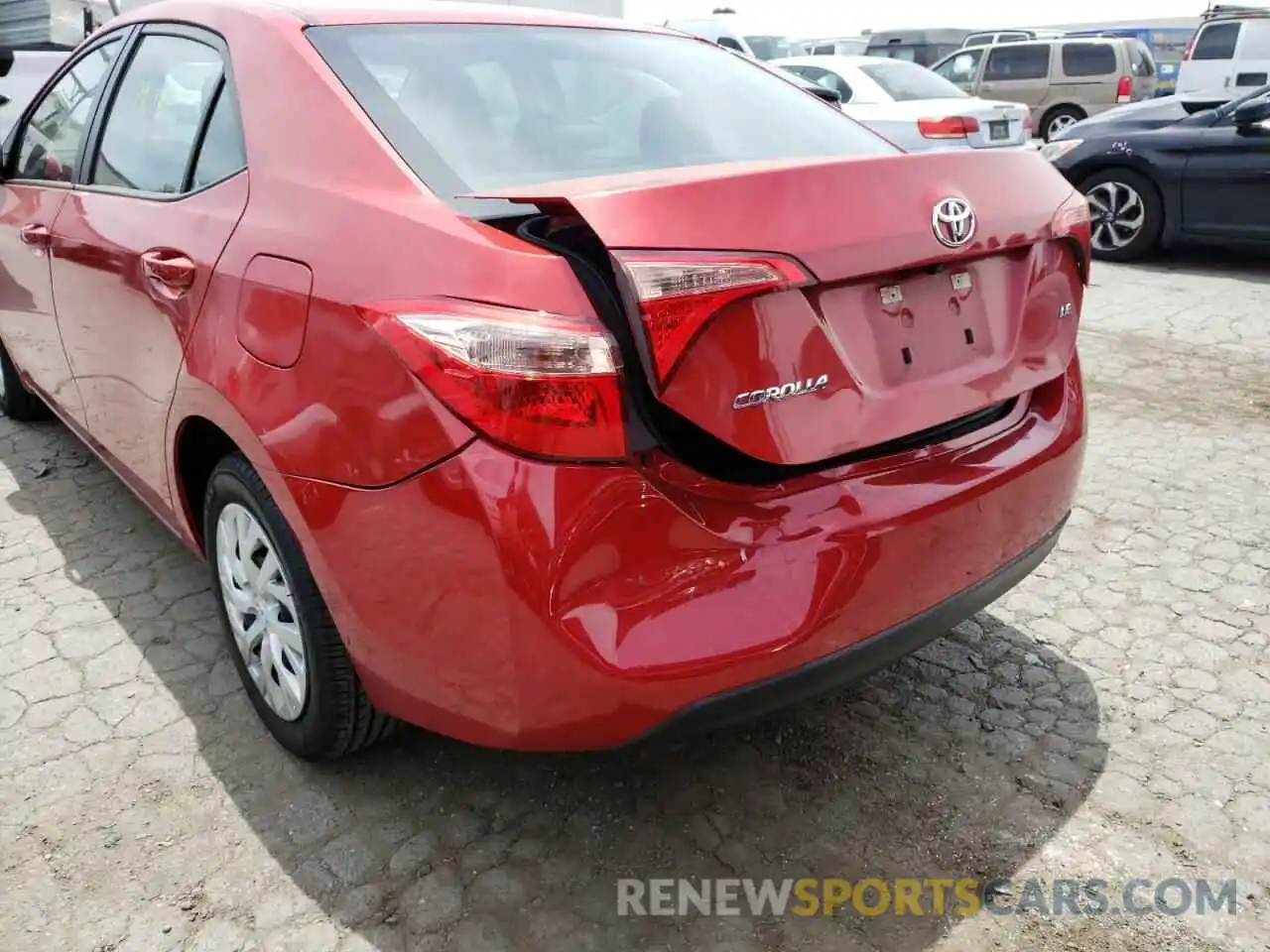 9 Photograph of a damaged car 5YFBURHEXKP887052 TOYOTA COROLLA 2019