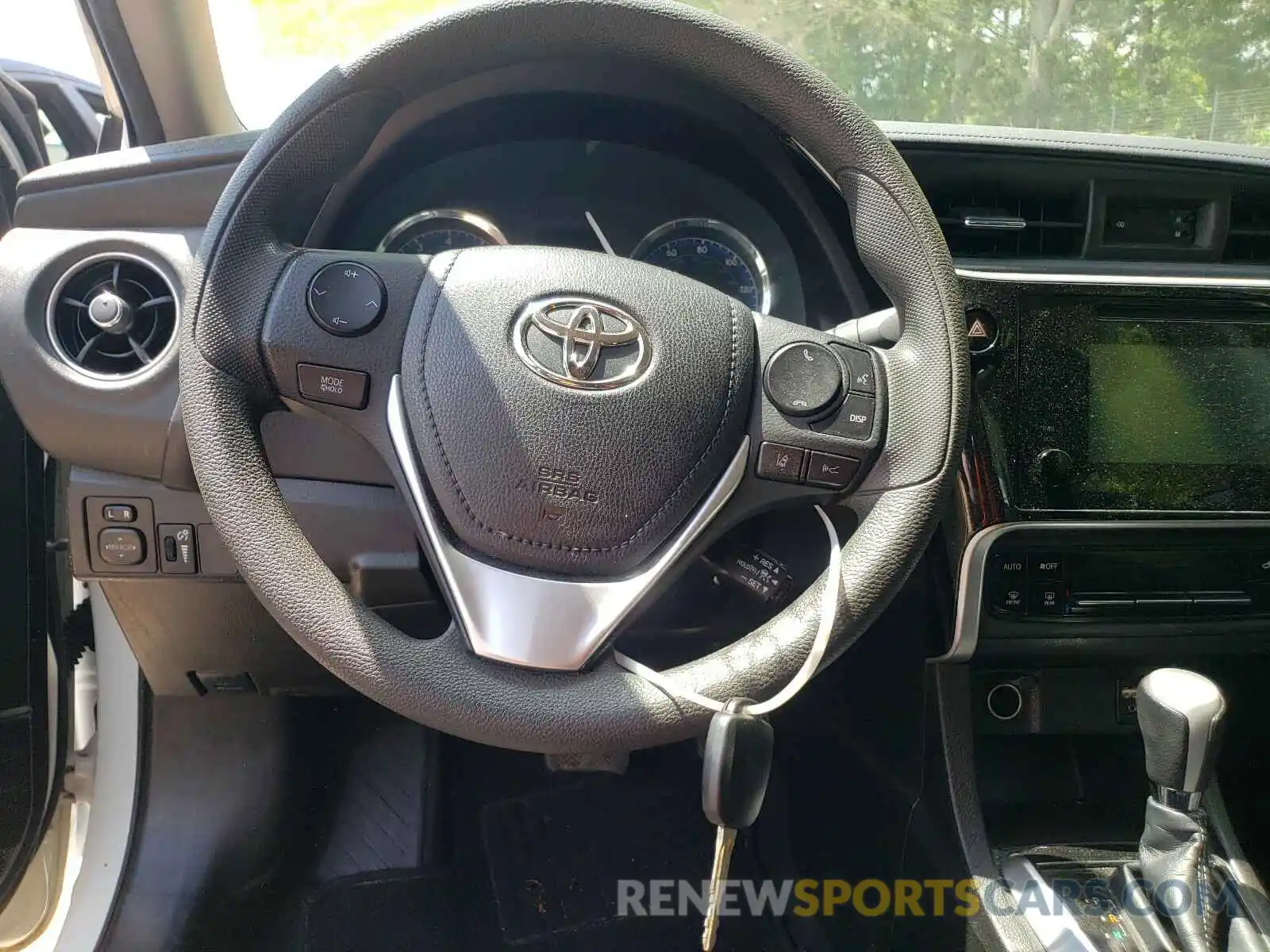 9 Photograph of a damaged car 5YFBURHEXKP887150 TOYOTA COROLLA 2019