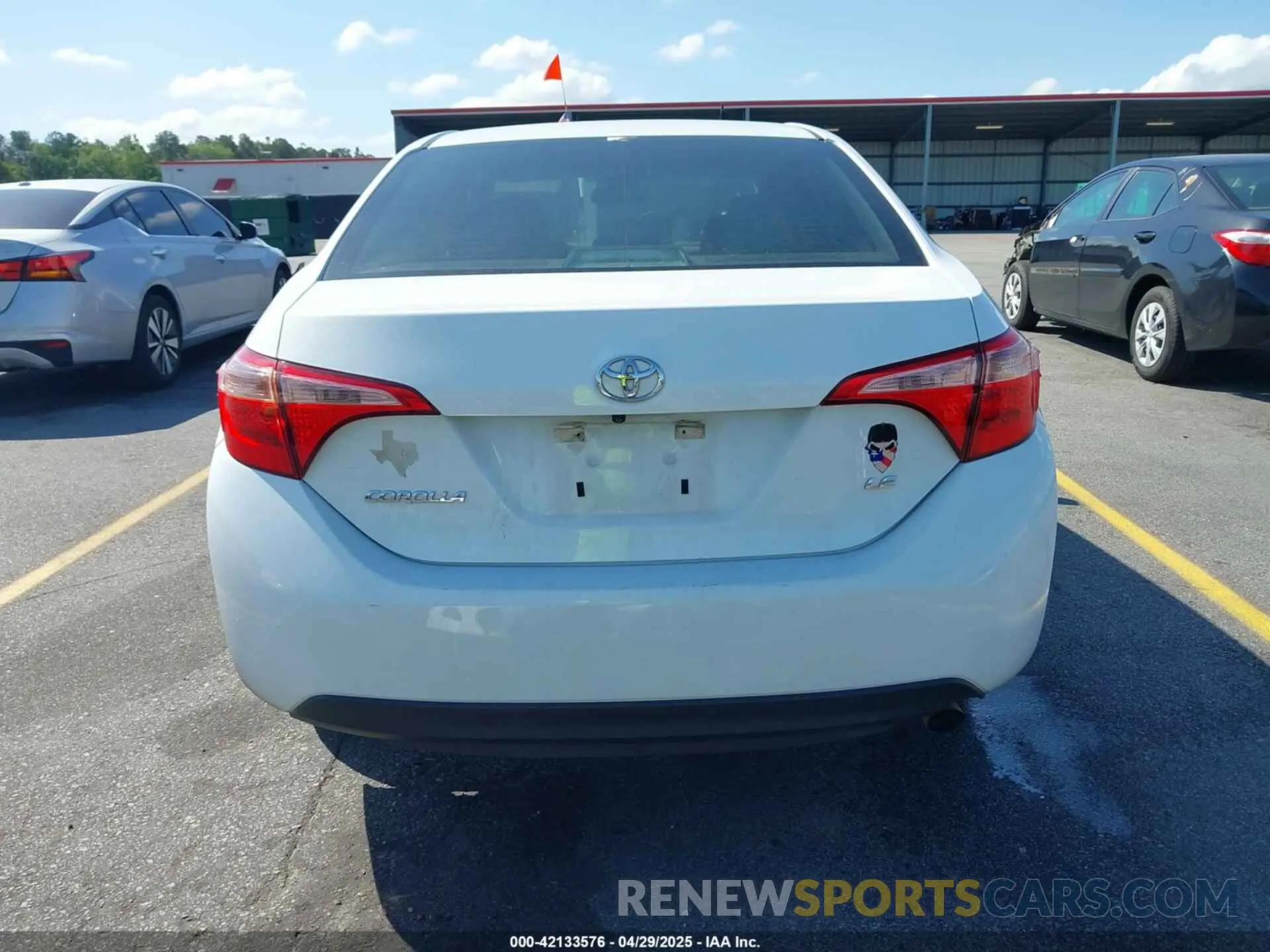 16 Photograph of a damaged car 5YFBURHEXKP887648 TOYOTA COROLLA 2019