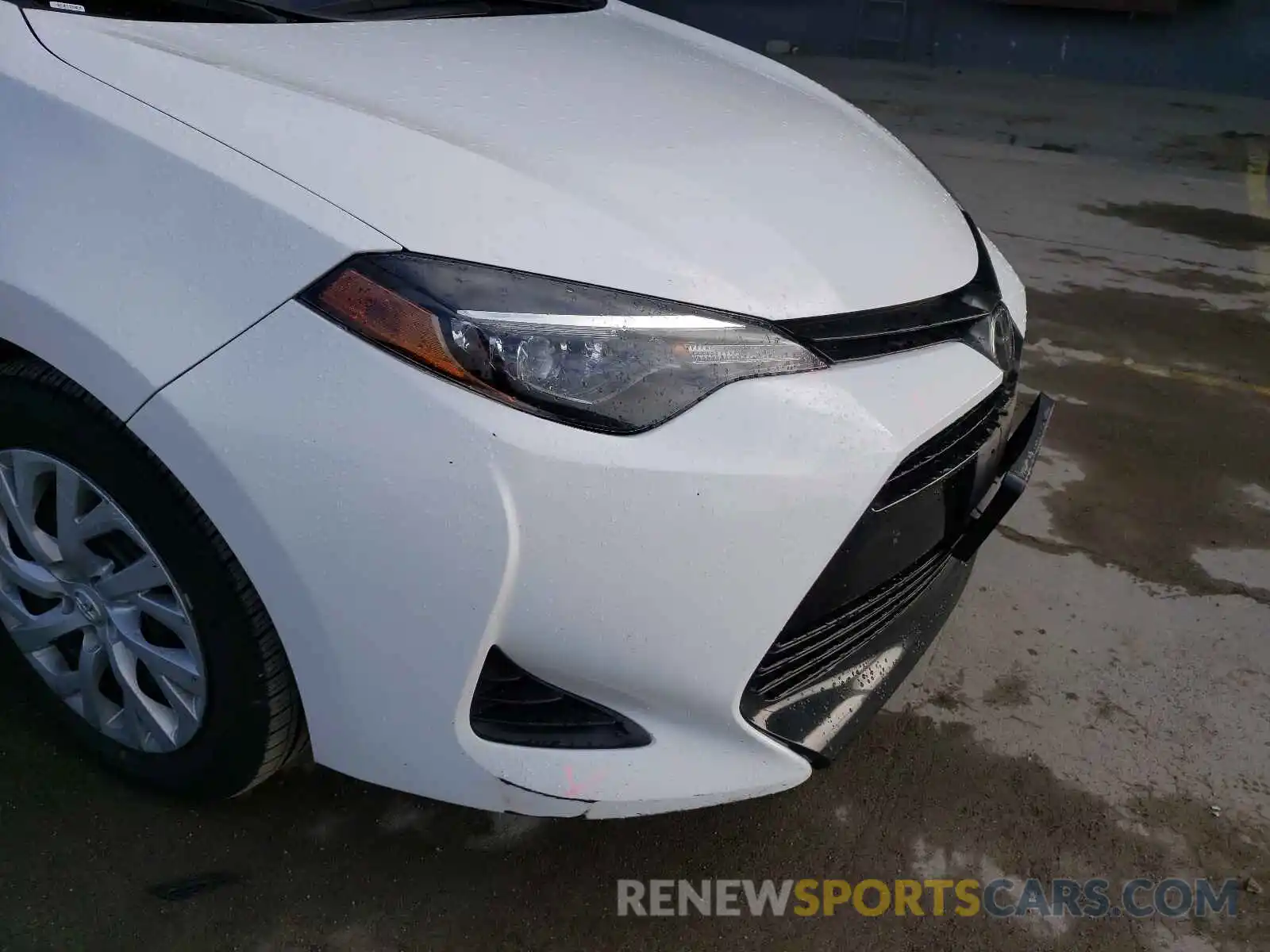 9 Photograph of a damaged car 5YFBURHEXKP889772 TOYOTA COROLLA 2019