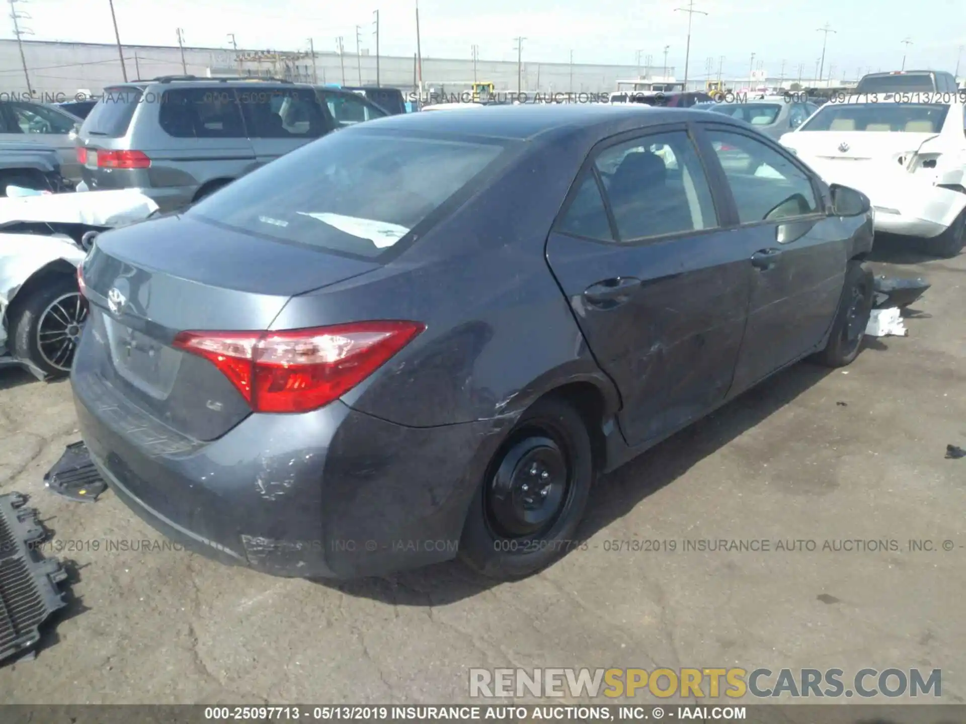 4 Photograph of a damaged car 5YFBURHEXKP894115 TOYOTA COROLLA 2019