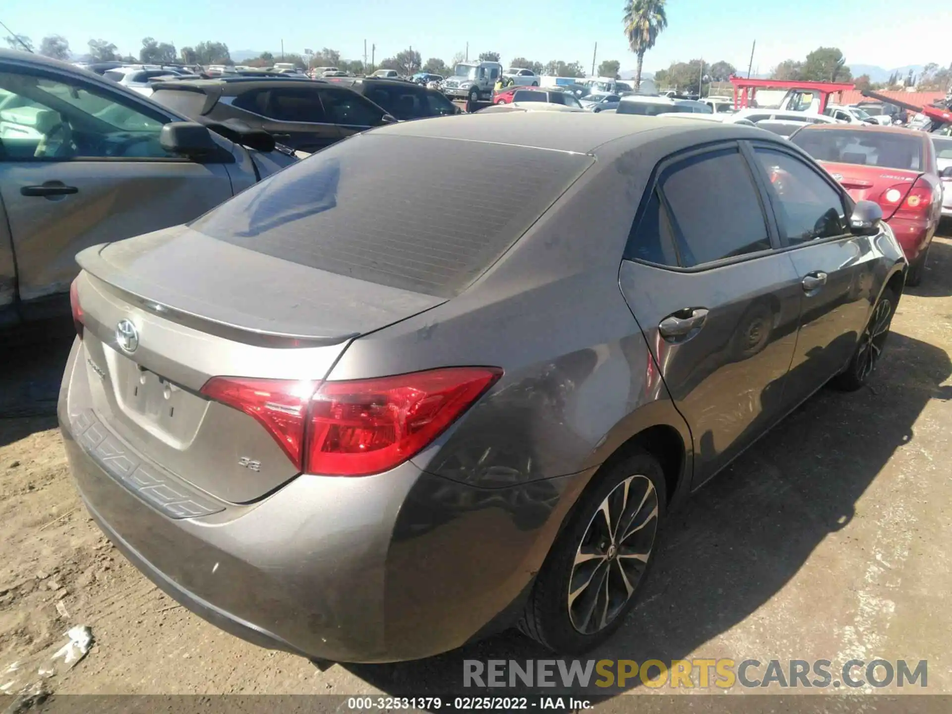 4 Photograph of a damaged car 5YFBURHEXKP894308 TOYOTA COROLLA 2019