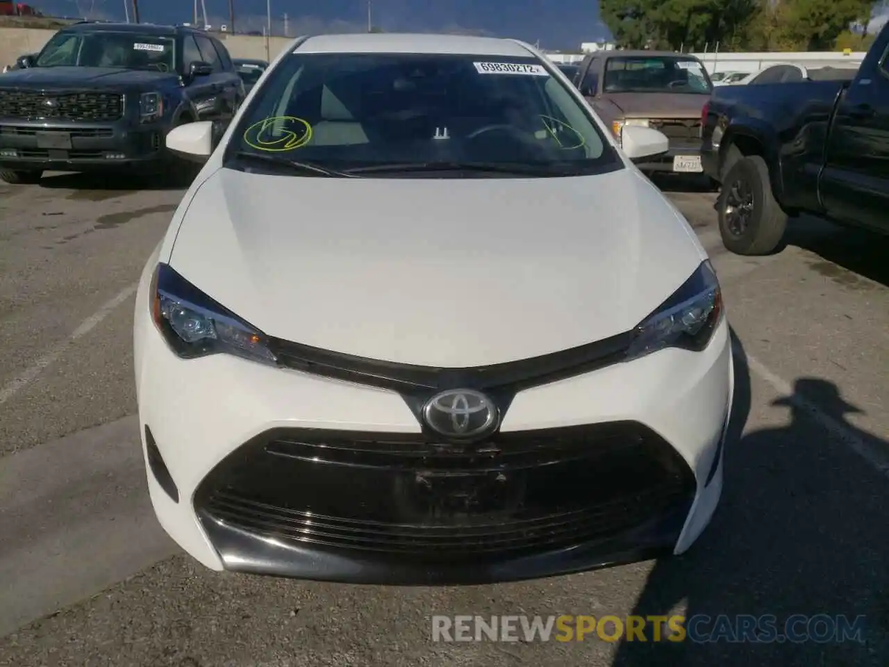 5 Photograph of a damaged car 5YFBURHEXKP894664 TOYOTA COROLLA 2019