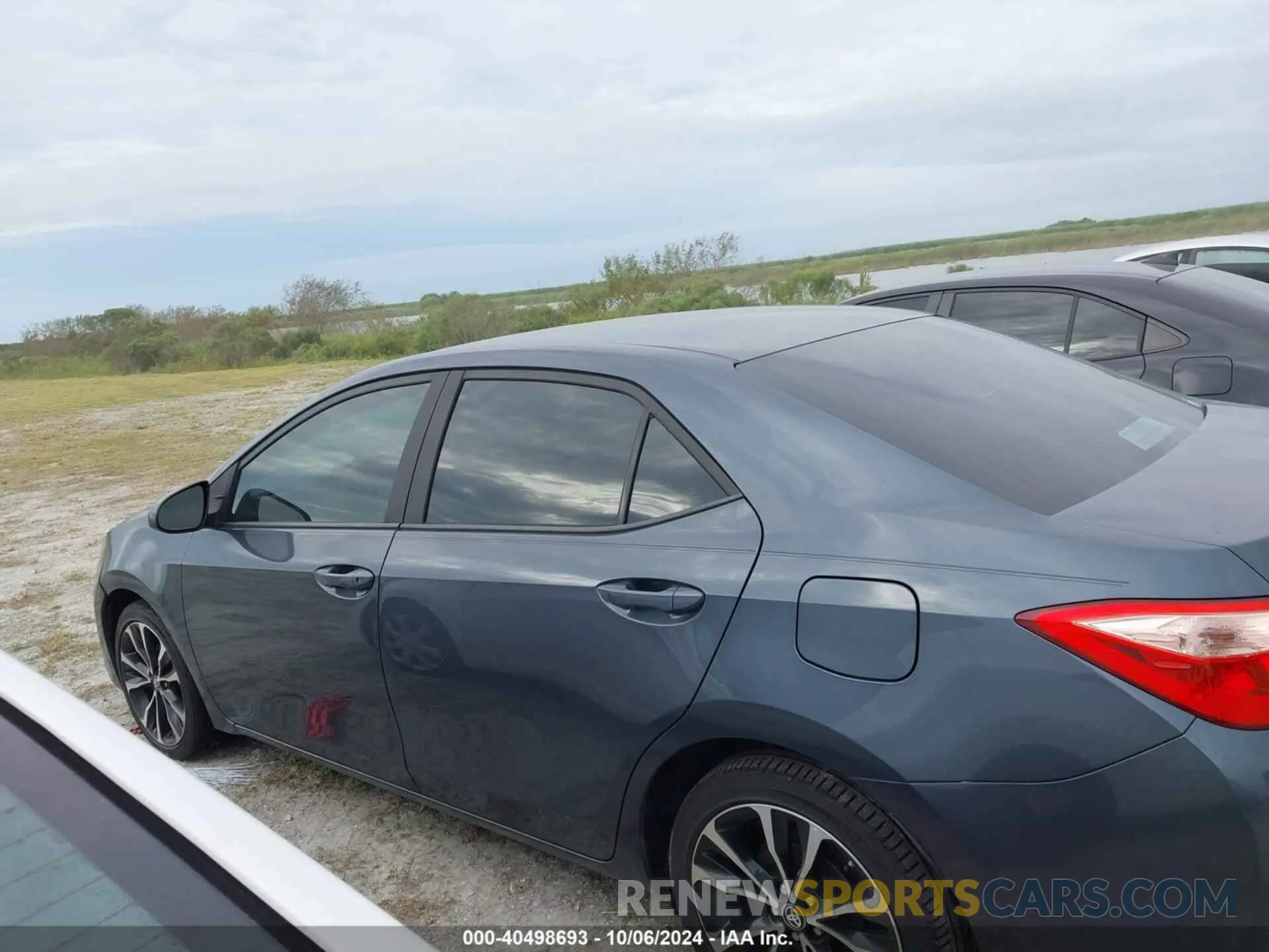 14 Photograph of a damaged car 5YFBURHEXKP900611 TOYOTA COROLLA 2019