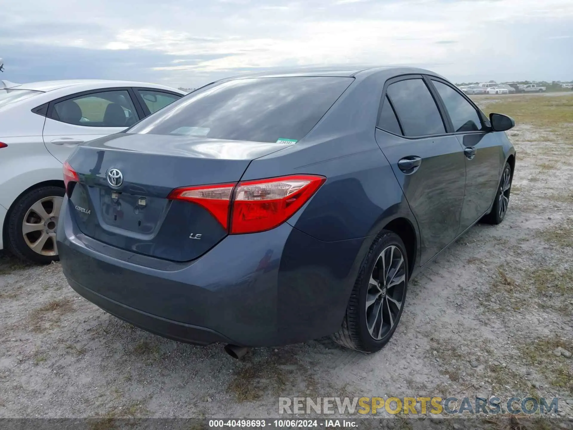 4 Photograph of a damaged car 5YFBURHEXKP900611 TOYOTA COROLLA 2019