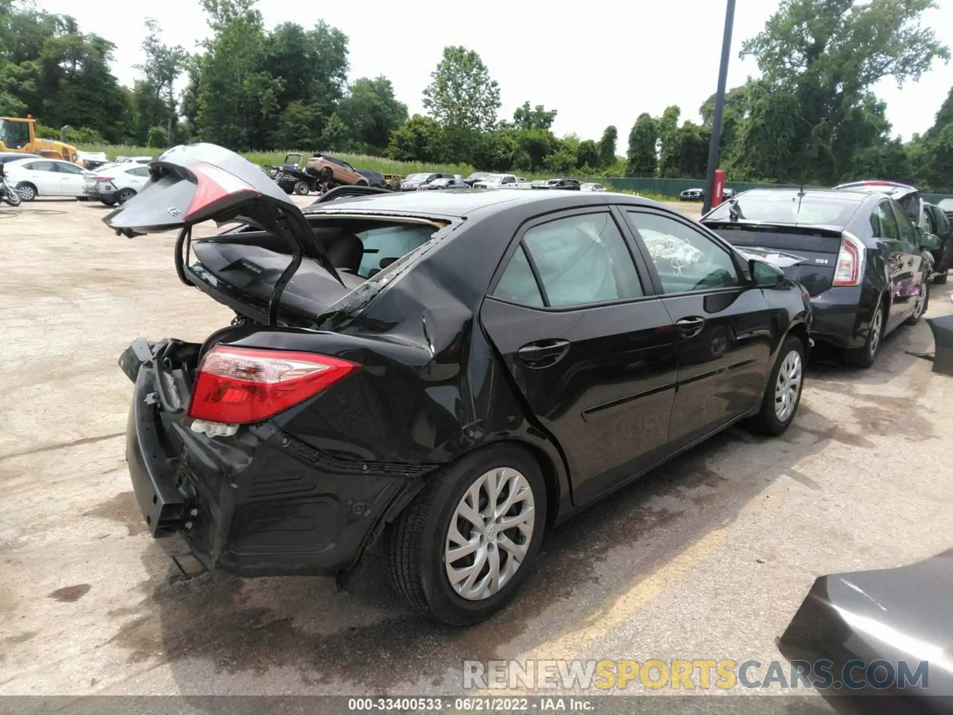 4 Photograph of a damaged car 5YFBURHEXKP901659 TOYOTA COROLLA 2019