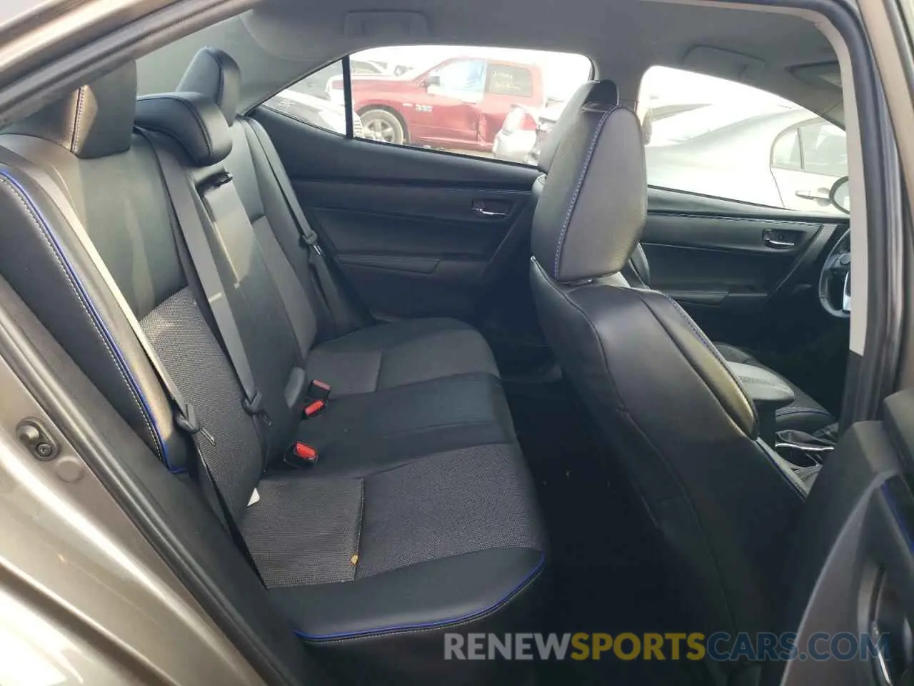 10 Photograph of a damaged car 5YFBURHEXKP903217 TOYOTA COROLLA 2019