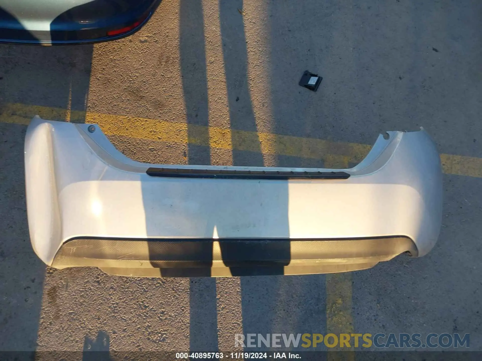 11 Photograph of a damaged car 5YFBURHEXKP903301 TOYOTA COROLLA 2019