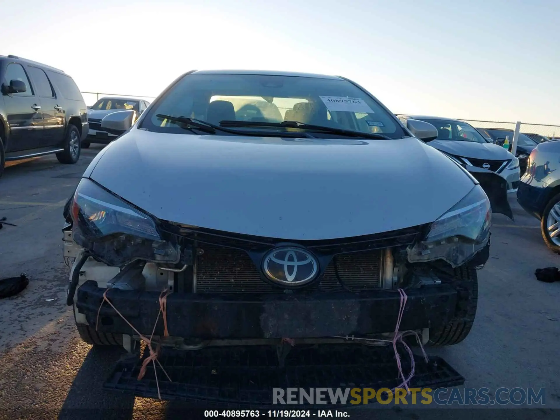 12 Photograph of a damaged car 5YFBURHEXKP903301 TOYOTA COROLLA 2019
