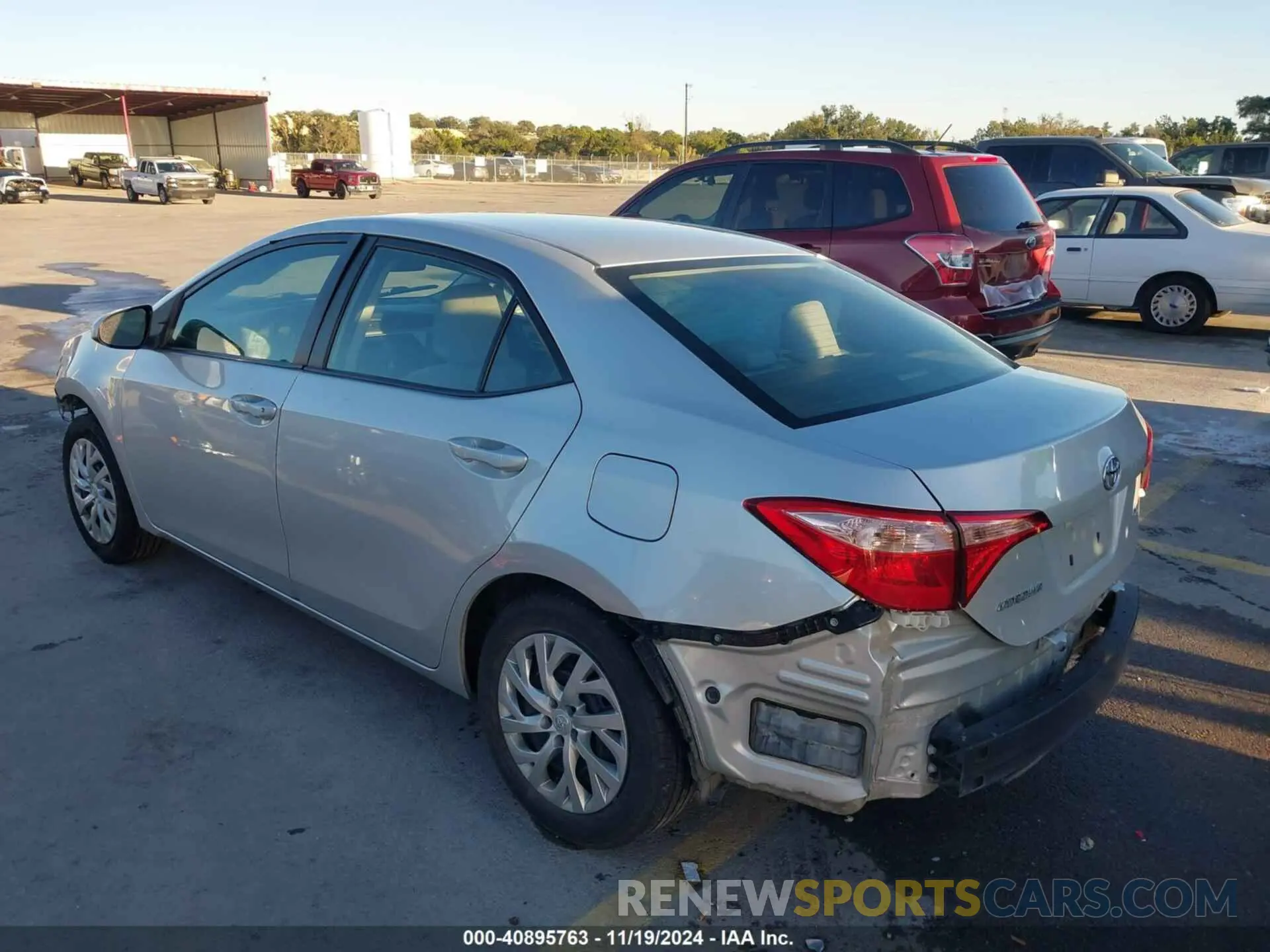 3 Photograph of a damaged car 5YFBURHEXKP903301 TOYOTA COROLLA 2019