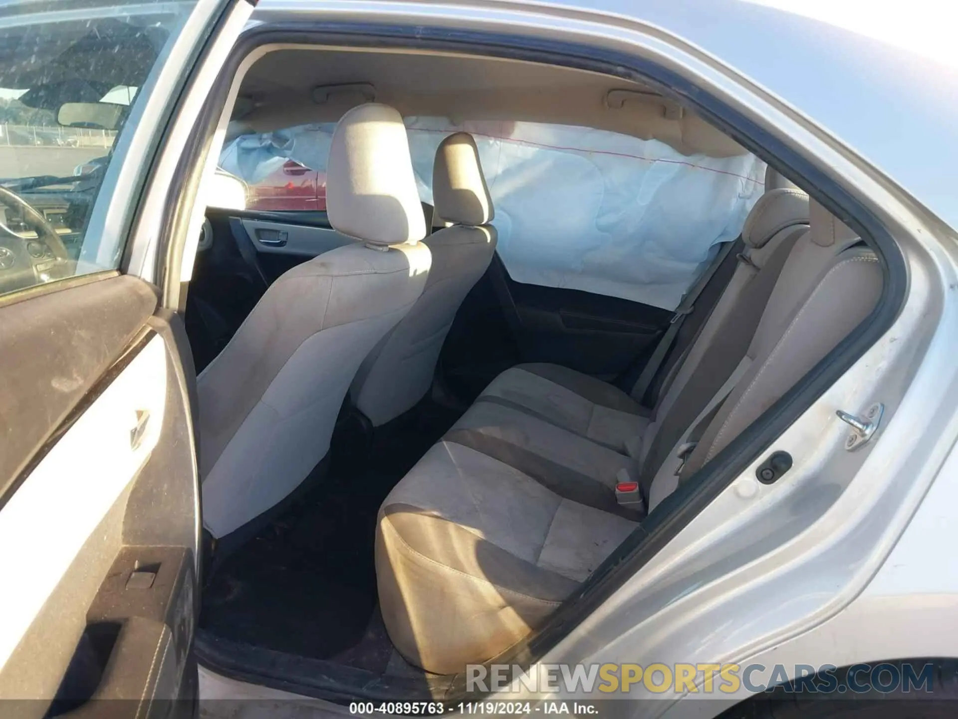8 Photograph of a damaged car 5YFBURHEXKP903301 TOYOTA COROLLA 2019