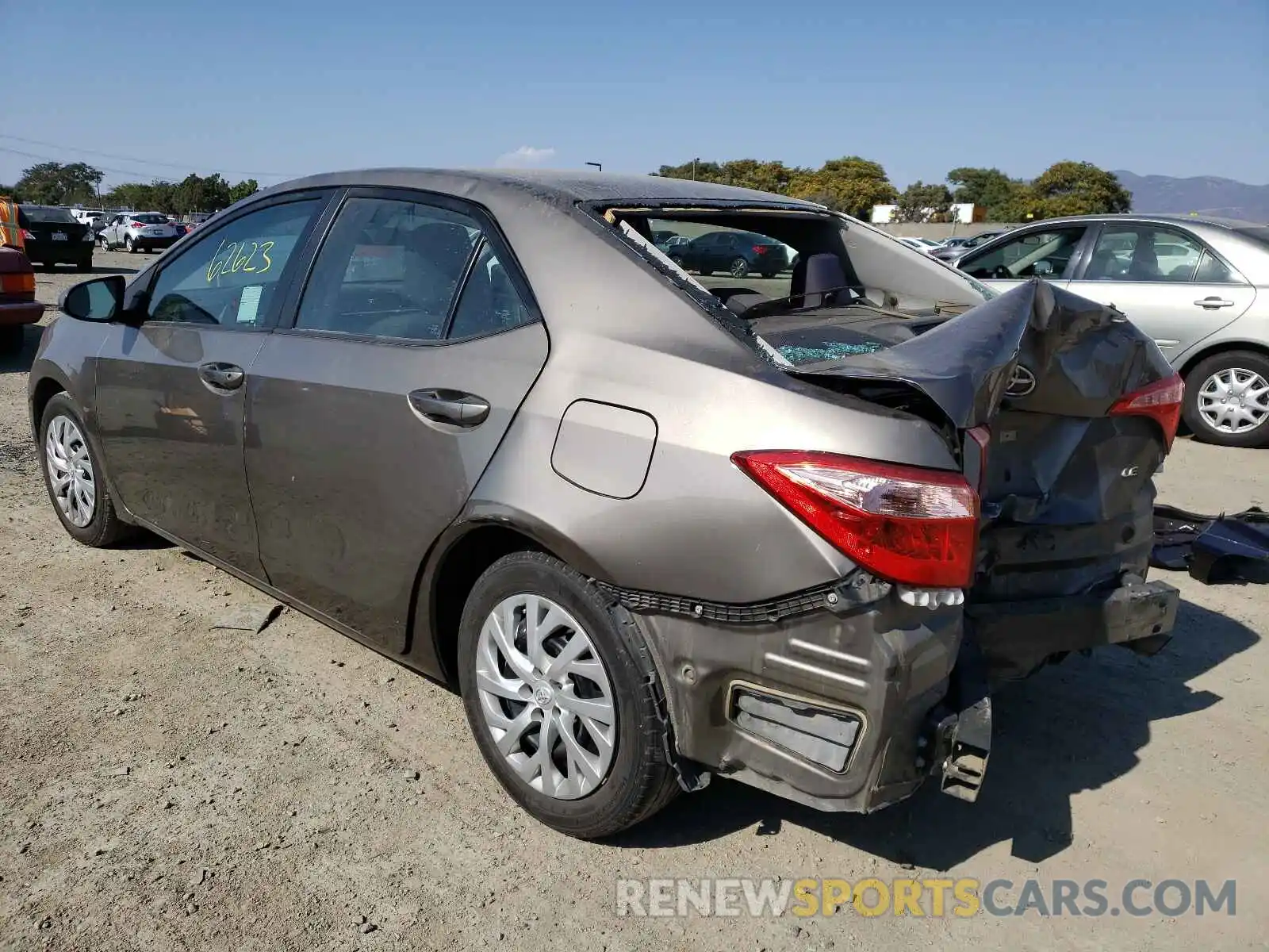 3 Photograph of a damaged car 5YFBURHEXKP903315 TOYOTA COROLLA 2019