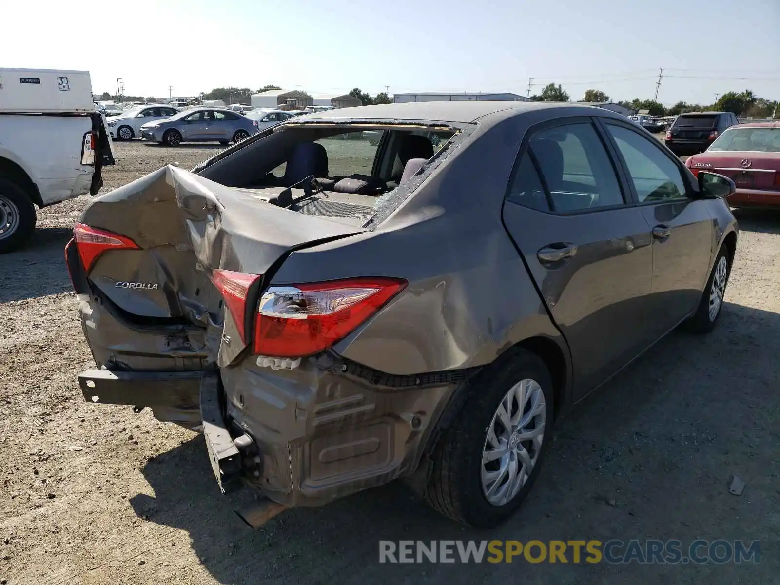 4 Photograph of a damaged car 5YFBURHEXKP903315 TOYOTA COROLLA 2019