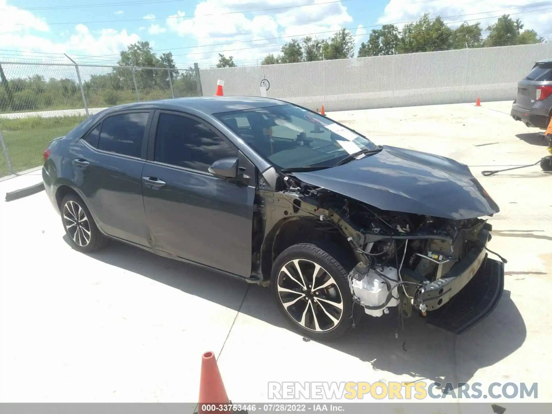 1 Photograph of a damaged car 5YFBURHEXKP905193 TOYOTA COROLLA 2019