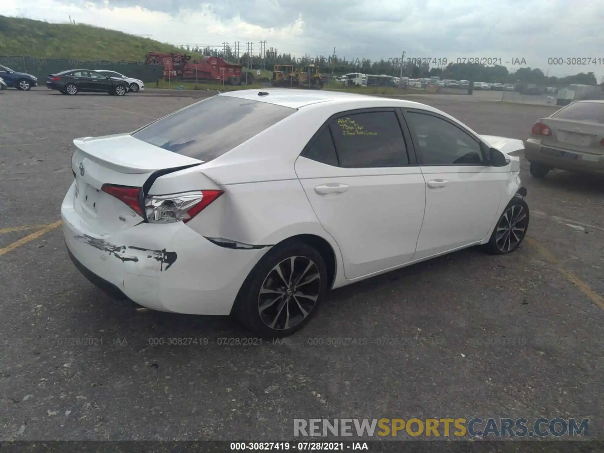 4 Photograph of a damaged car 5YFBURHEXKP906845 TOYOTA COROLLA 2019