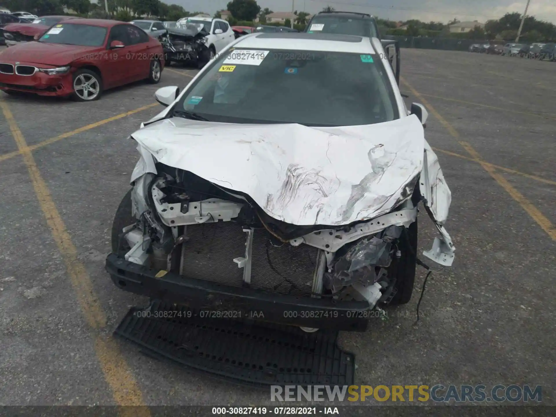 6 Photograph of a damaged car 5YFBURHEXKP906845 TOYOTA COROLLA 2019