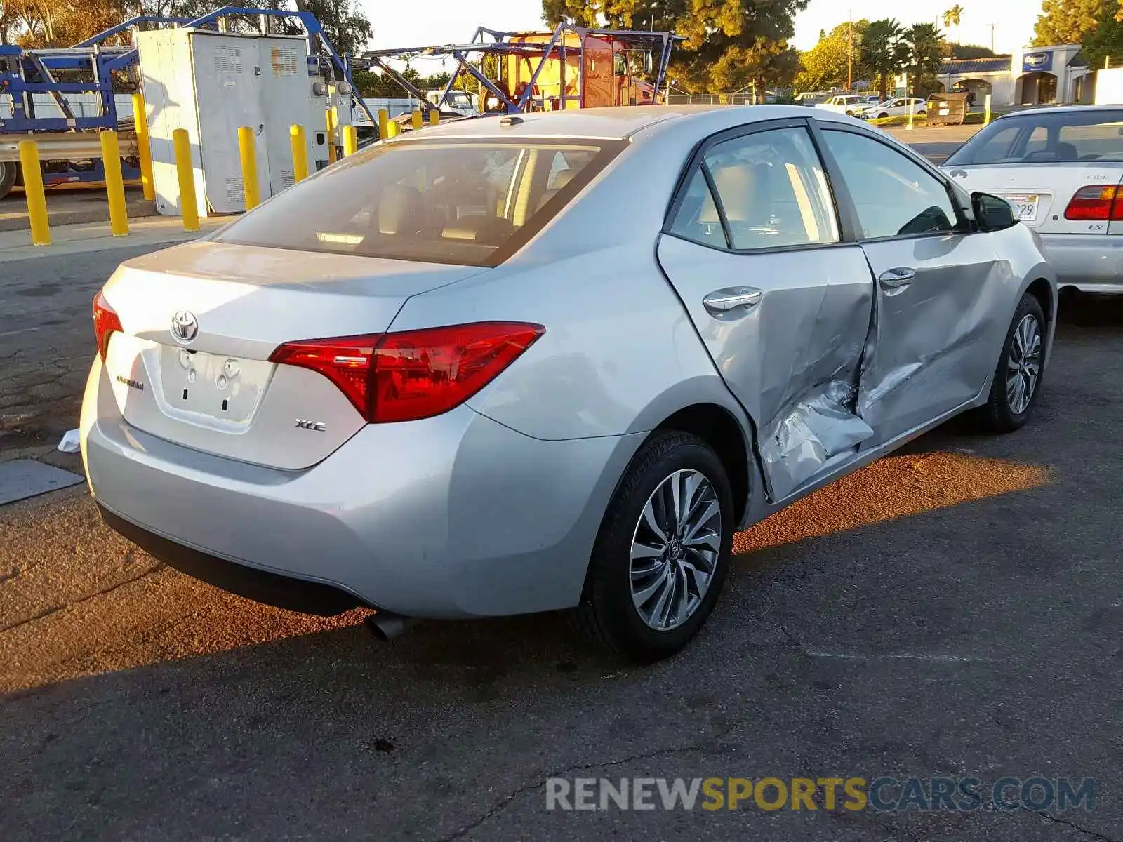 4 Photograph of a damaged car 5YFBURHEXKP908434 TOYOTA COROLLA 2019