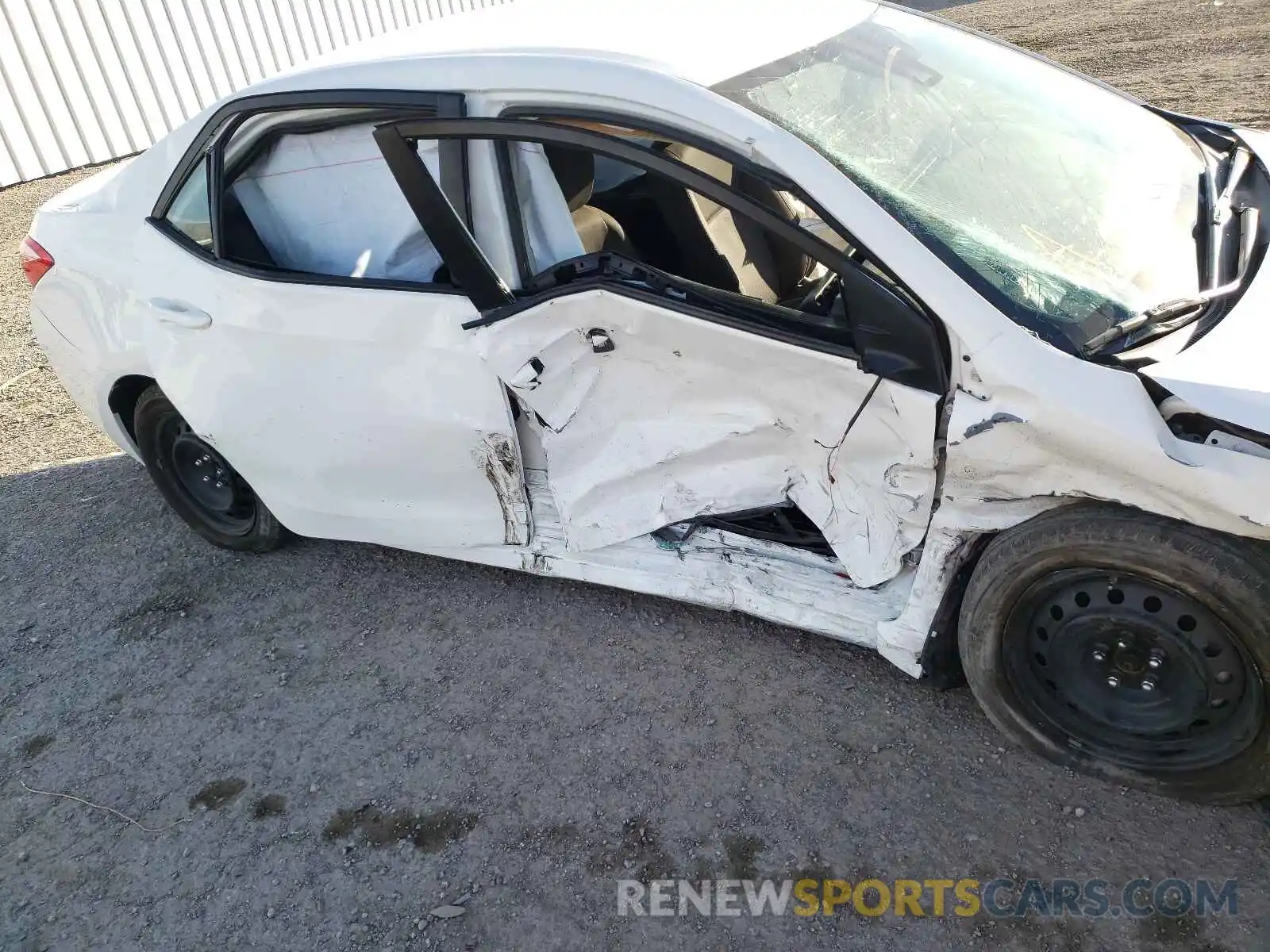 9 Photograph of a damaged car 5YFBURHEXKP909115 TOYOTA COROLLA 2019