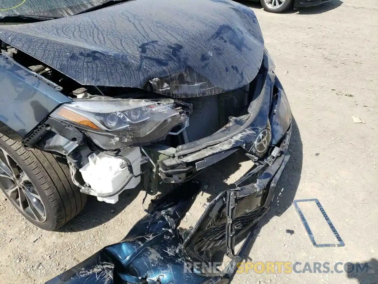 9 Photograph of a damaged car 5YFBURHEXKP909132 TOYOTA COROLLA 2019