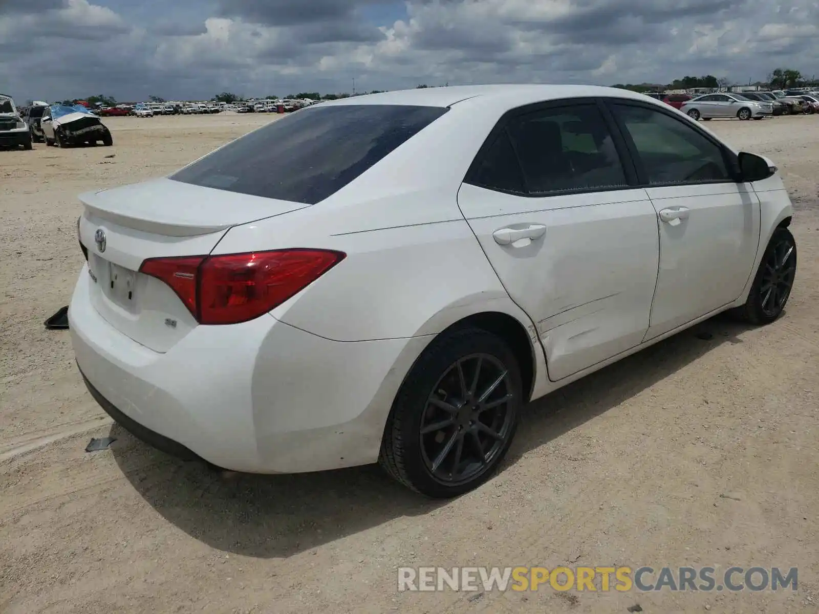 4 Photograph of a damaged car 5YFBURHEXKP910278 TOYOTA COROLLA 2019