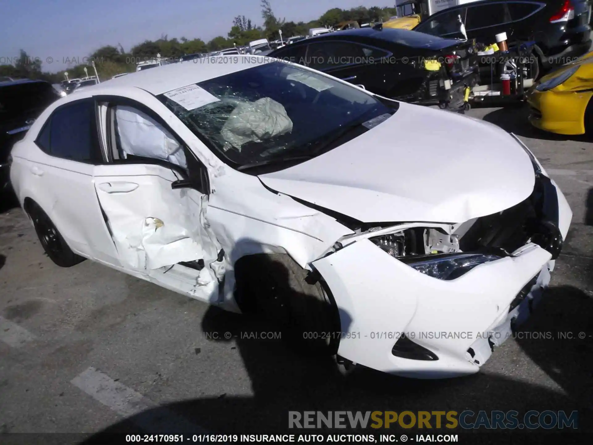 1 Photograph of a damaged car 5YFBURHEXKP912600 TOYOTA COROLLA 2019