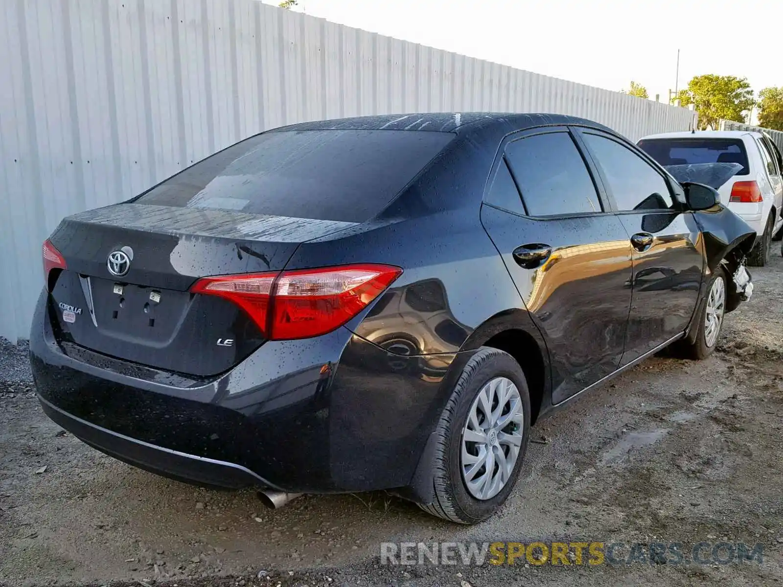 4 Photograph of a damaged car 5YFBURHEXKP912628 TOYOTA COROLLA 2019