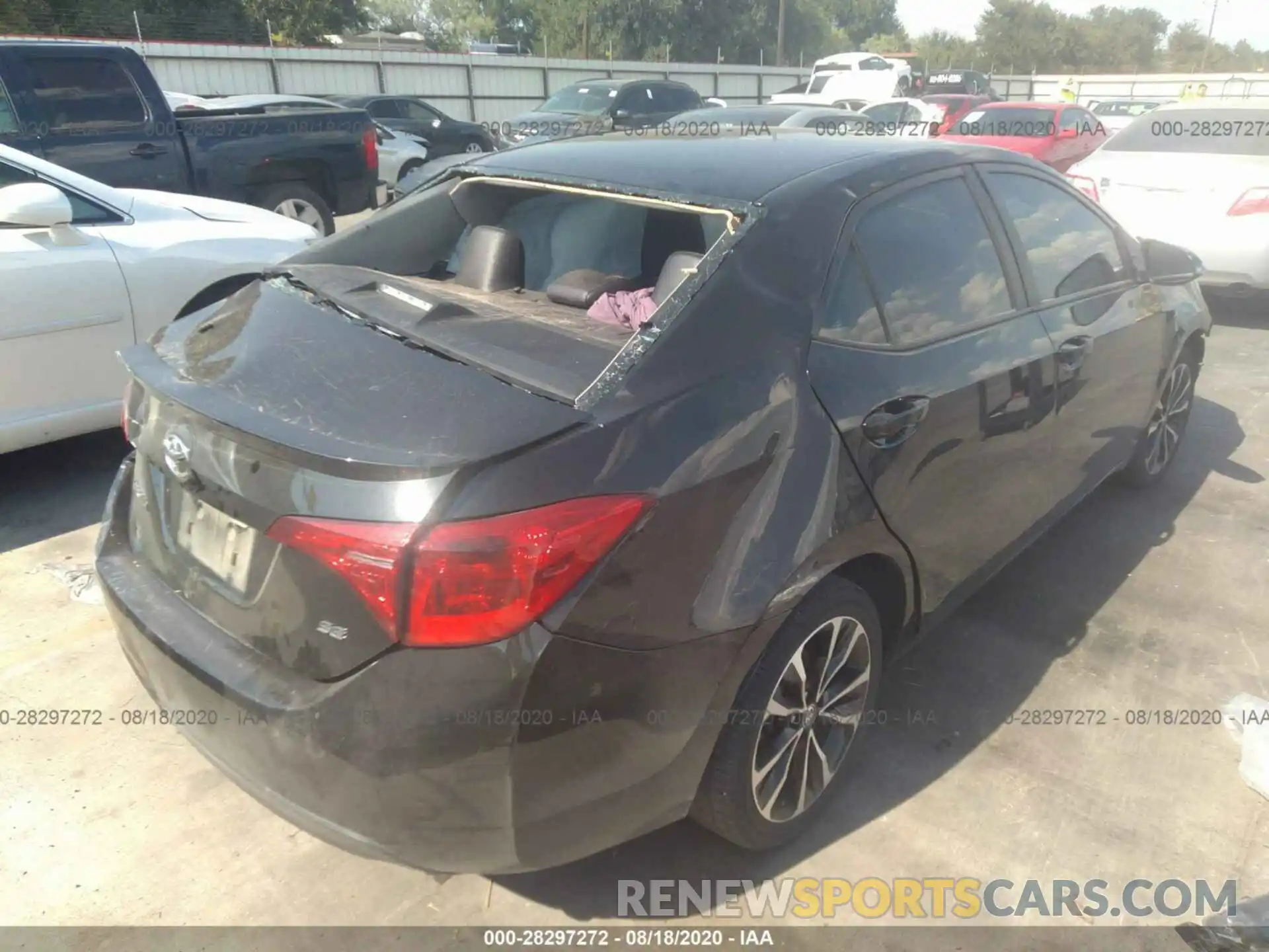 4 Photograph of a damaged car 5YFBURHEXKP913326 TOYOTA COROLLA 2019