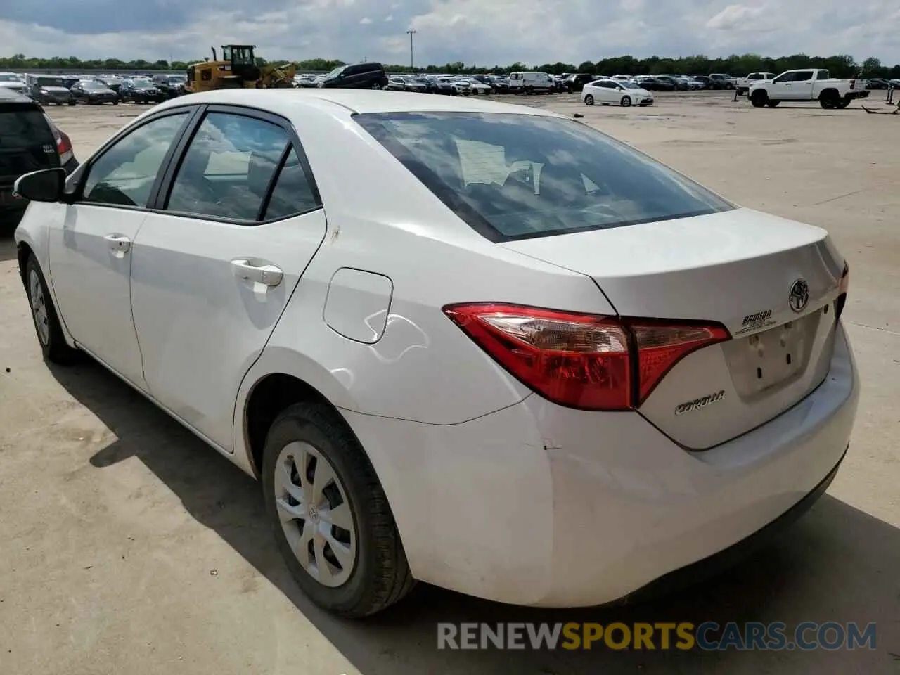 2 Photograph of a damaged car 5YFBURHEXKP913679 TOYOTA COROLLA 2019