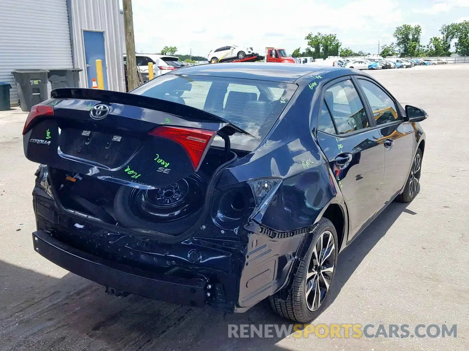 4 Photograph of a damaged car 5YFBURHEXKP914296 TOYOTA COROLLA 2019