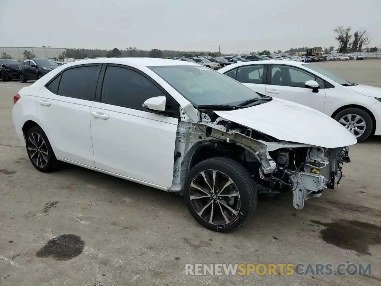 4 Photograph of a damaged car 5YFBURHEXKP915710 TOYOTA COROLLA 2019