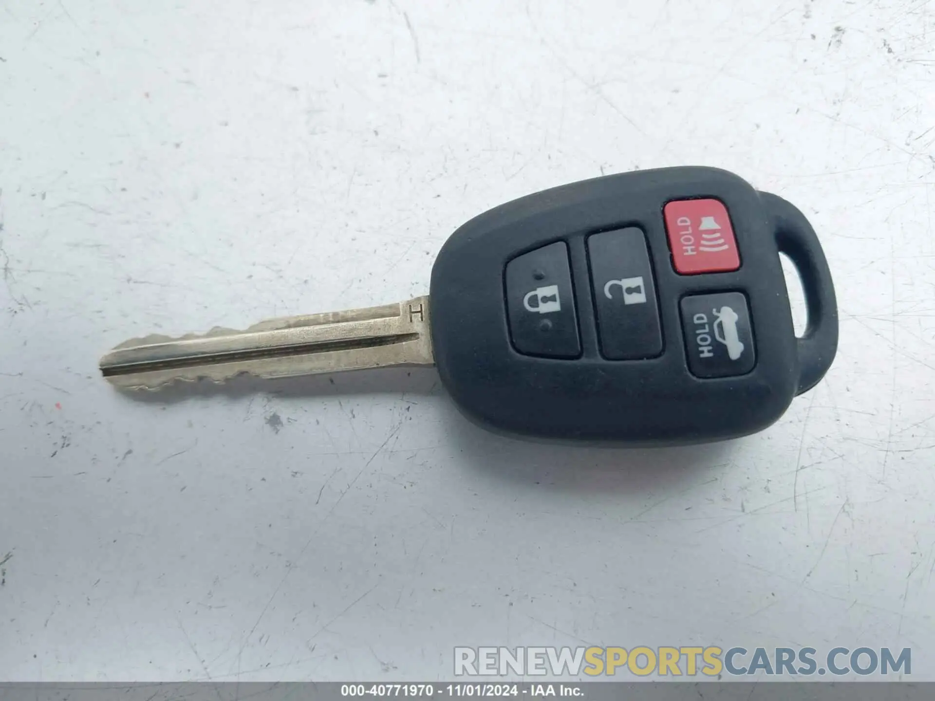 11 Photograph of a damaged car 5YFBURHEXKP915920 TOYOTA COROLLA 2019
