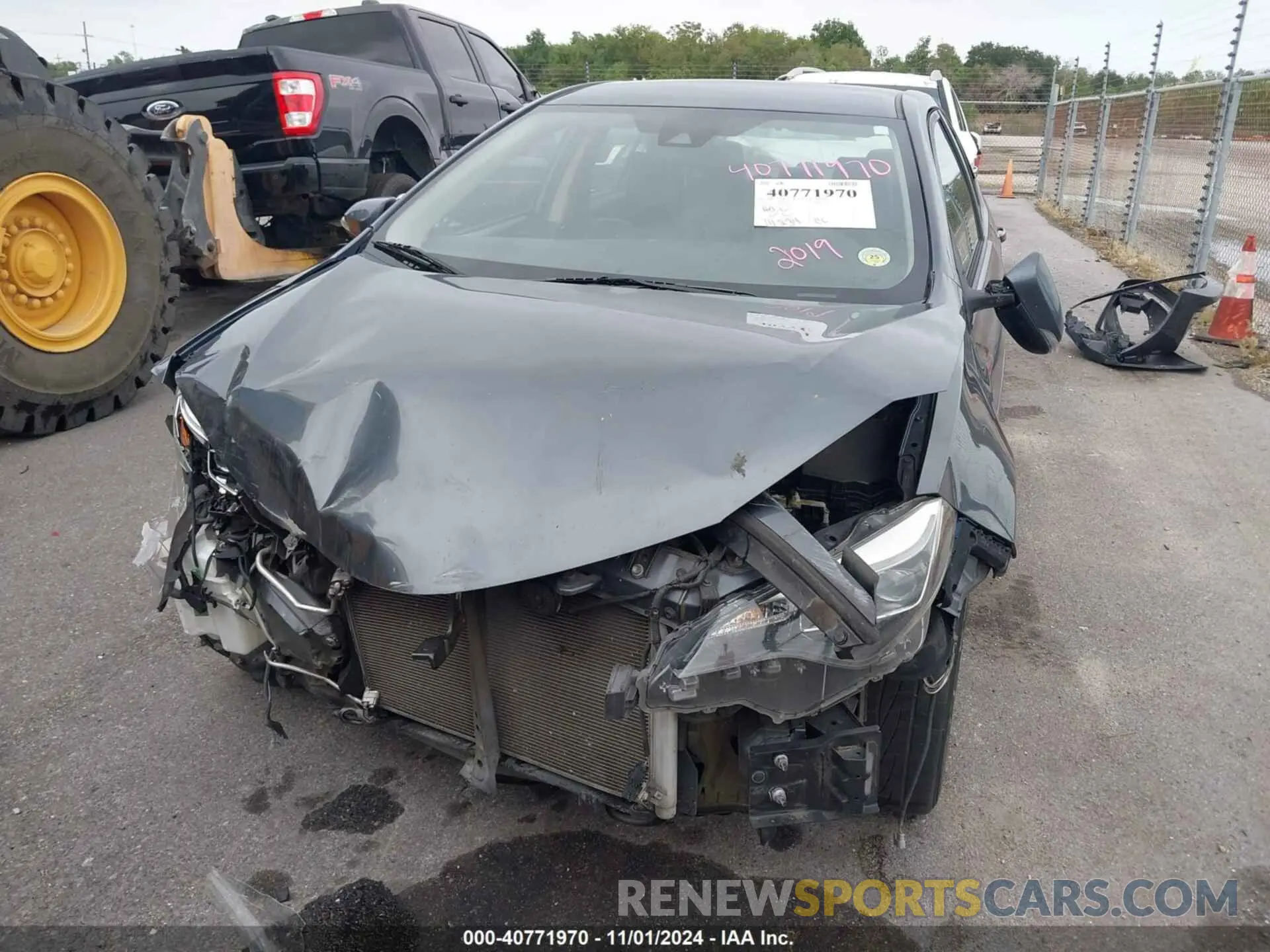 13 Photograph of a damaged car 5YFBURHEXKP915920 TOYOTA COROLLA 2019