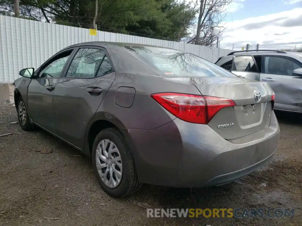 3 Photograph of a damaged car 5YFBURHEXKP917134 TOYOTA COROLLA 2019