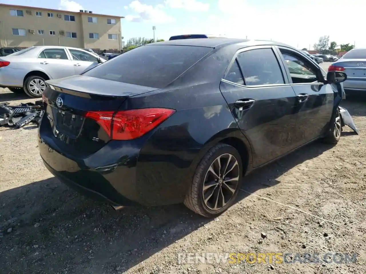 4 Photograph of a damaged car 5YFBURHEXKP920616 TOYOTA COROLLA 2019