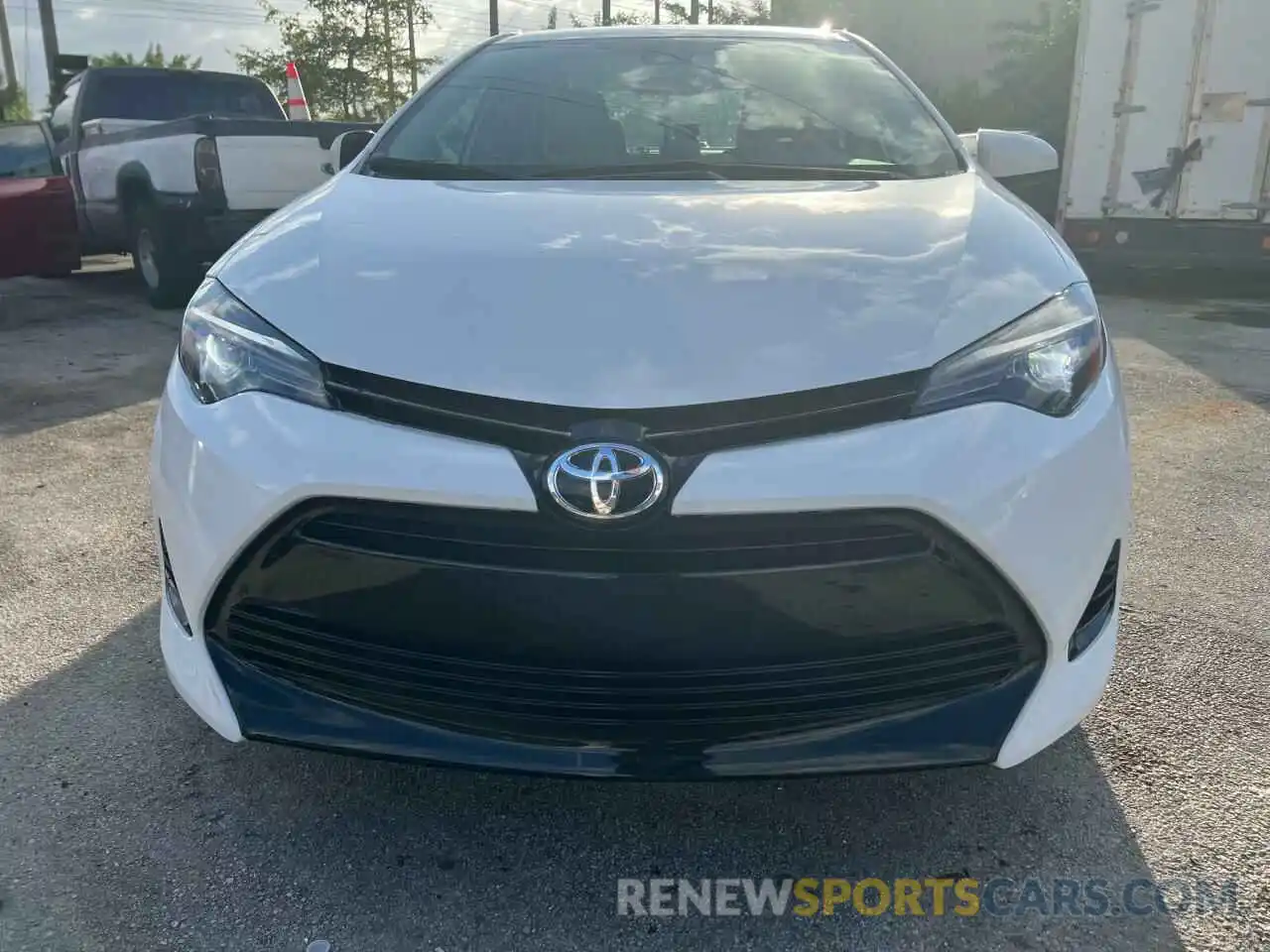 11 Photograph of a damaged car 5YFBURHEXKP921605 TOYOTA COROLLA 2019