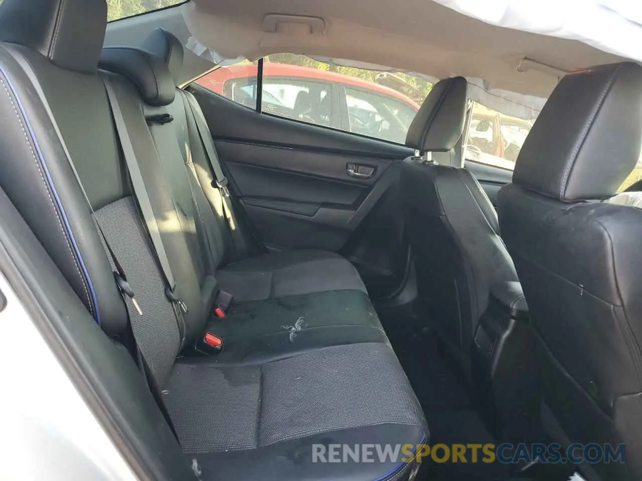 10 Photograph of a damaged car 5YFBURHEXKP922012 TOYOTA COROLLA 2019